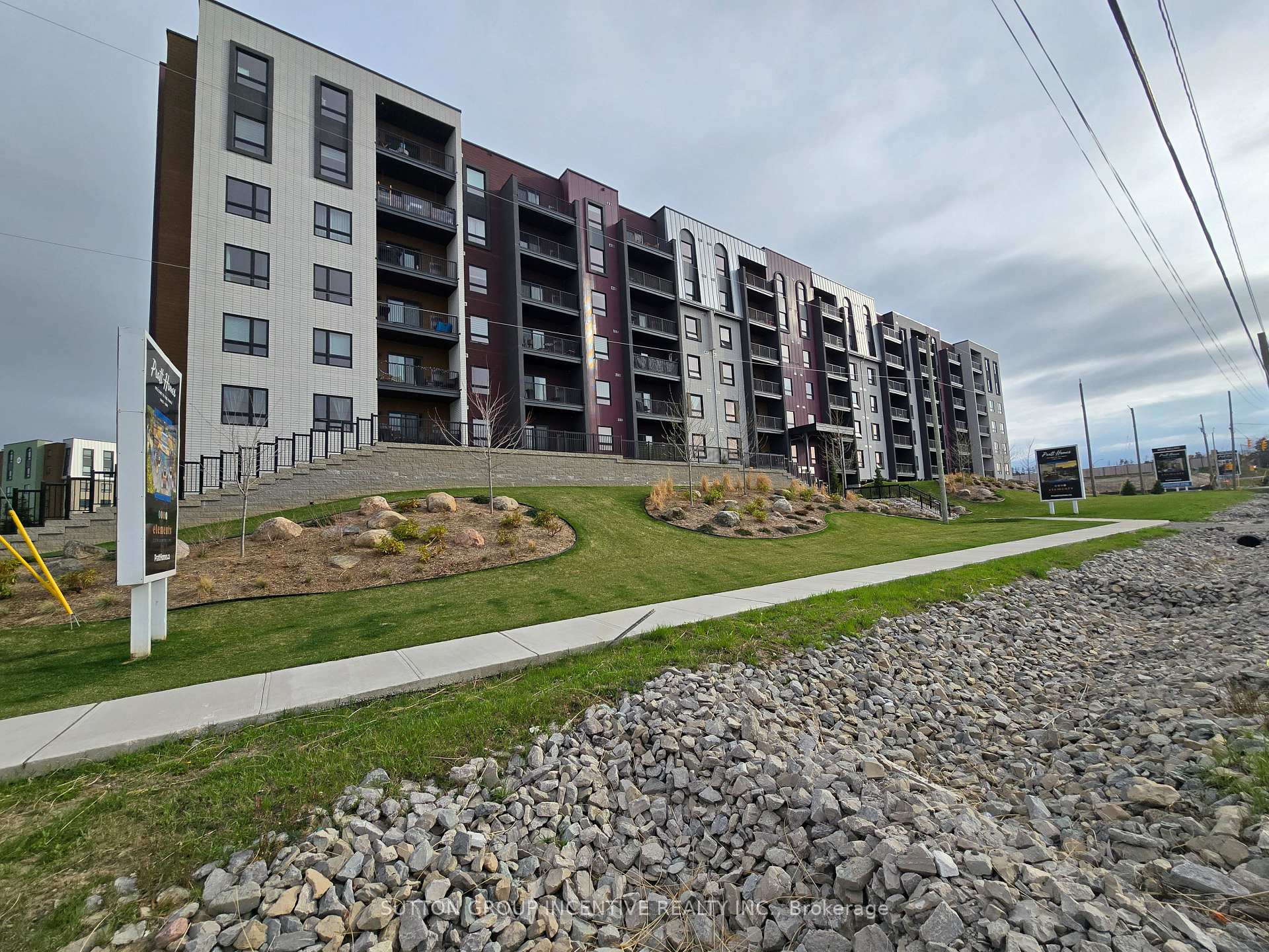 Photo 1 of Unit 106, 4 Spice Way, Barrie, Rural Barrie Southeast — HOMEH