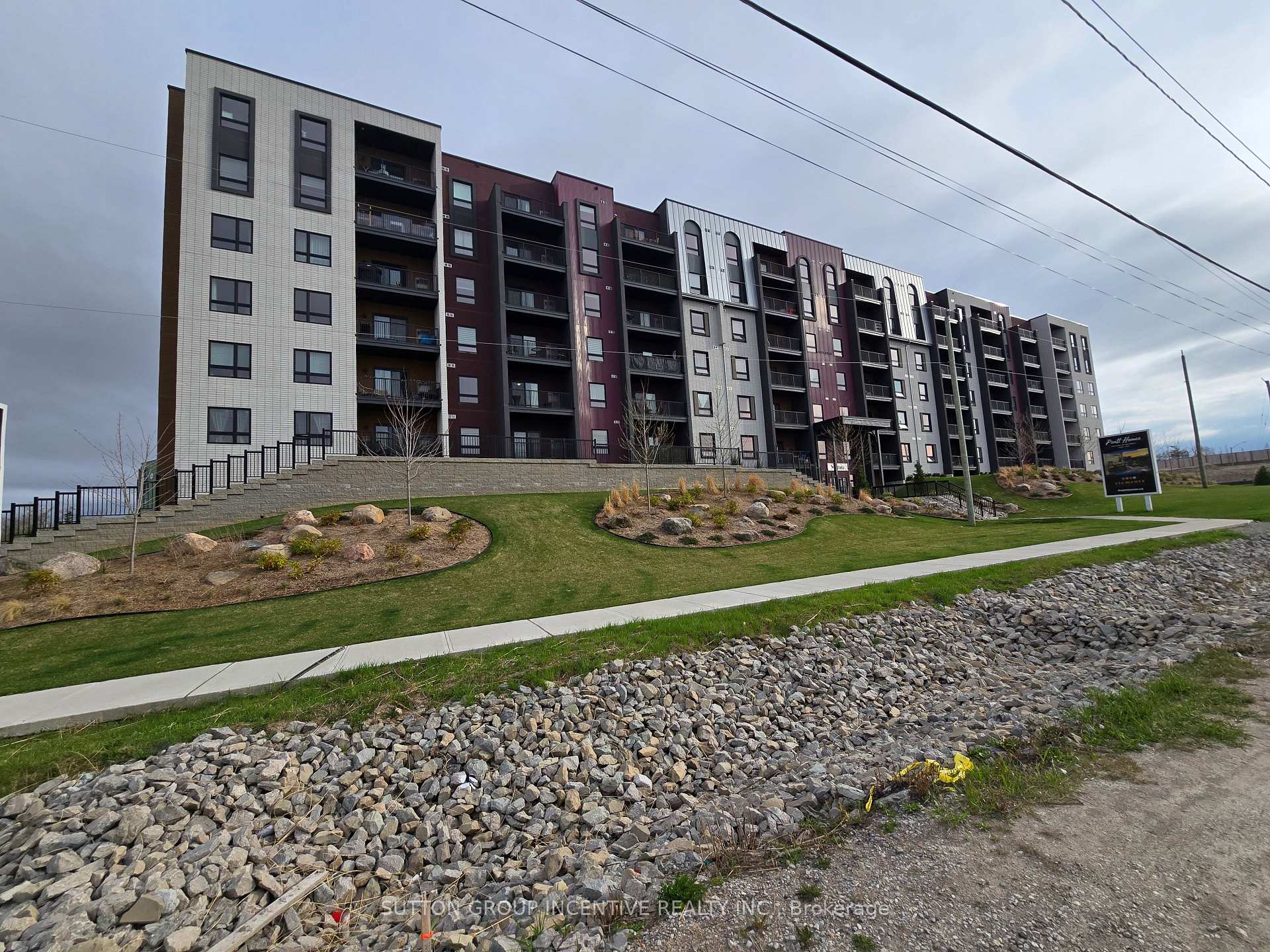 Photo 4 of Unit 106, 4 Spice Way, Barrie, Rural Barrie Southeast — HOMEH