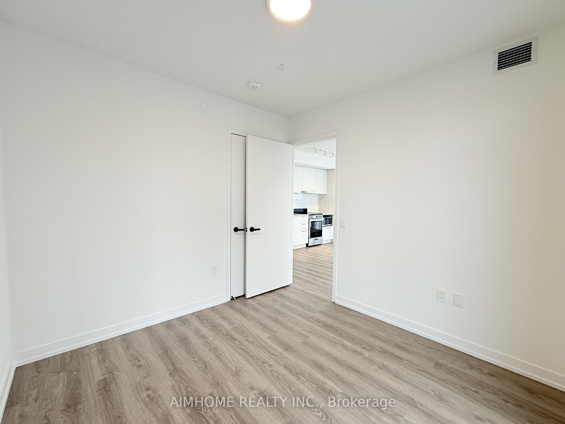 Photo 5 of Unit 3815, 195 Commerce Street, Vaughan, Vaughan Corporate Centre — HOMEH