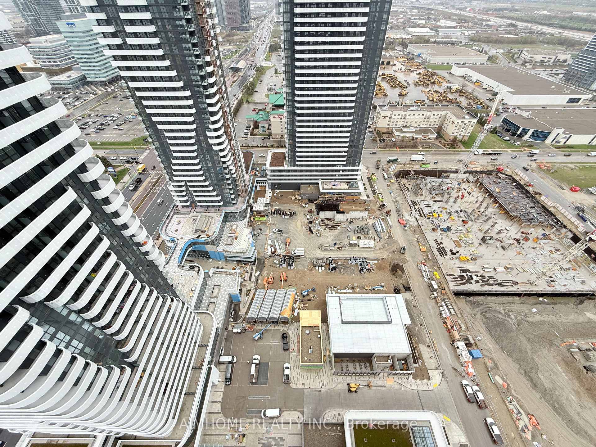 Photo 12 of Unit 3815, 195 Commerce Street, Vaughan, Vaughan Corporate Centre — HOMEH