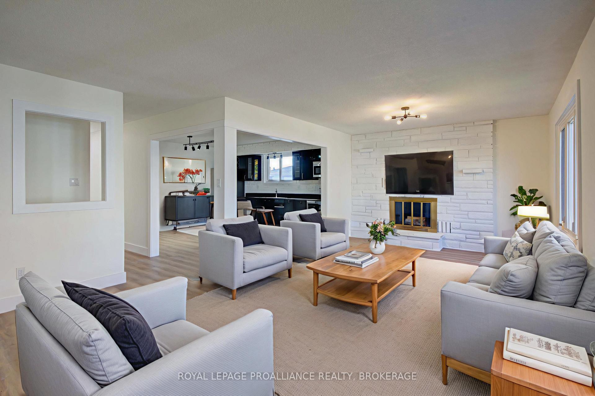 Photo 3 of 84 Joyce Street, Kingston, Rideau — HOMEH