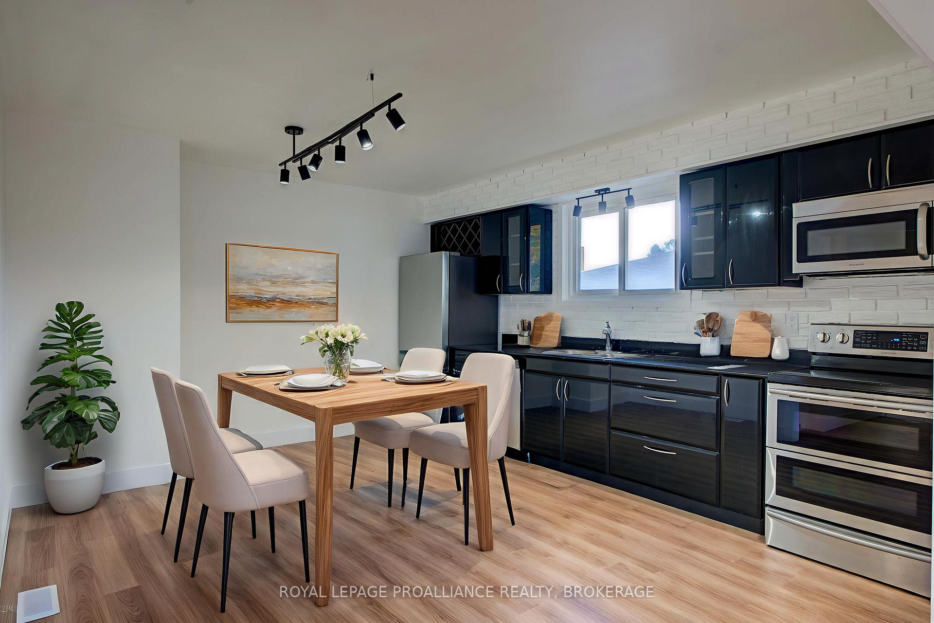 Photo 8 of 84 Joyce Street, Kingston, Rideau — HOMEH