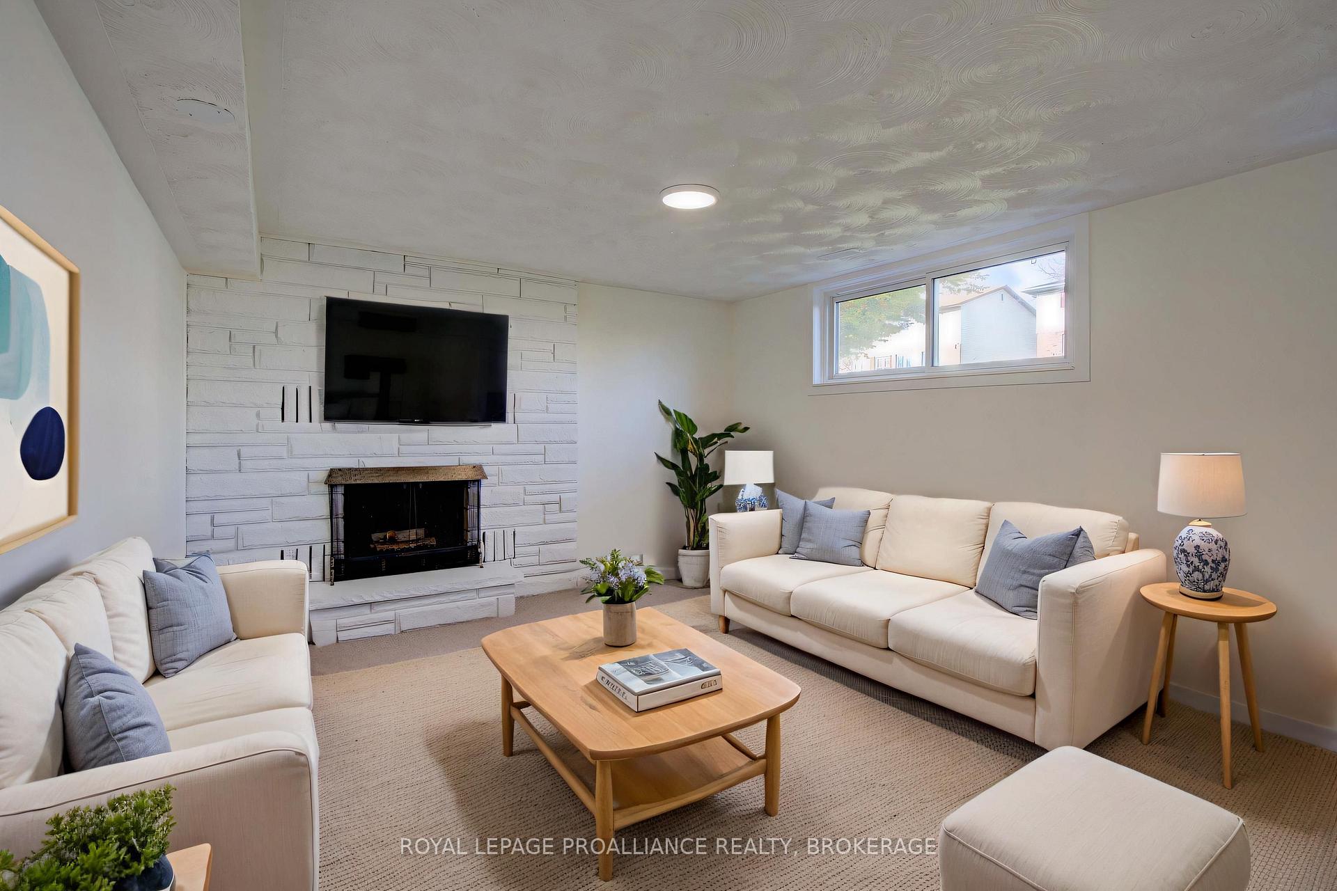 Photo 11 of 84 Joyce Street, Kingston, Rideau — HOMEH
