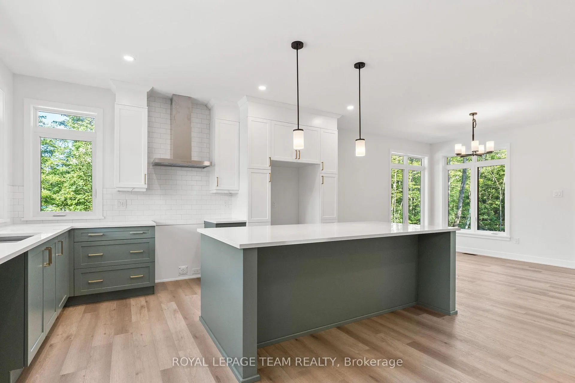 Photo 10 of 80 Hogan Drive, McNab/Braeside, Mcnab/Braeside Twps — HOMEH