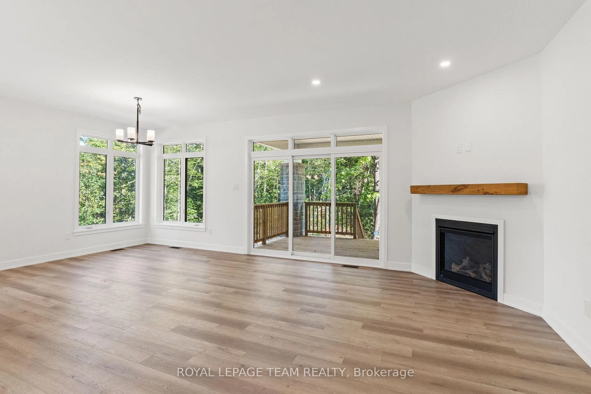 Photo 13 of 80 Hogan Drive, McNab/Braeside, Mcnab/Braeside Twps — HOMEH