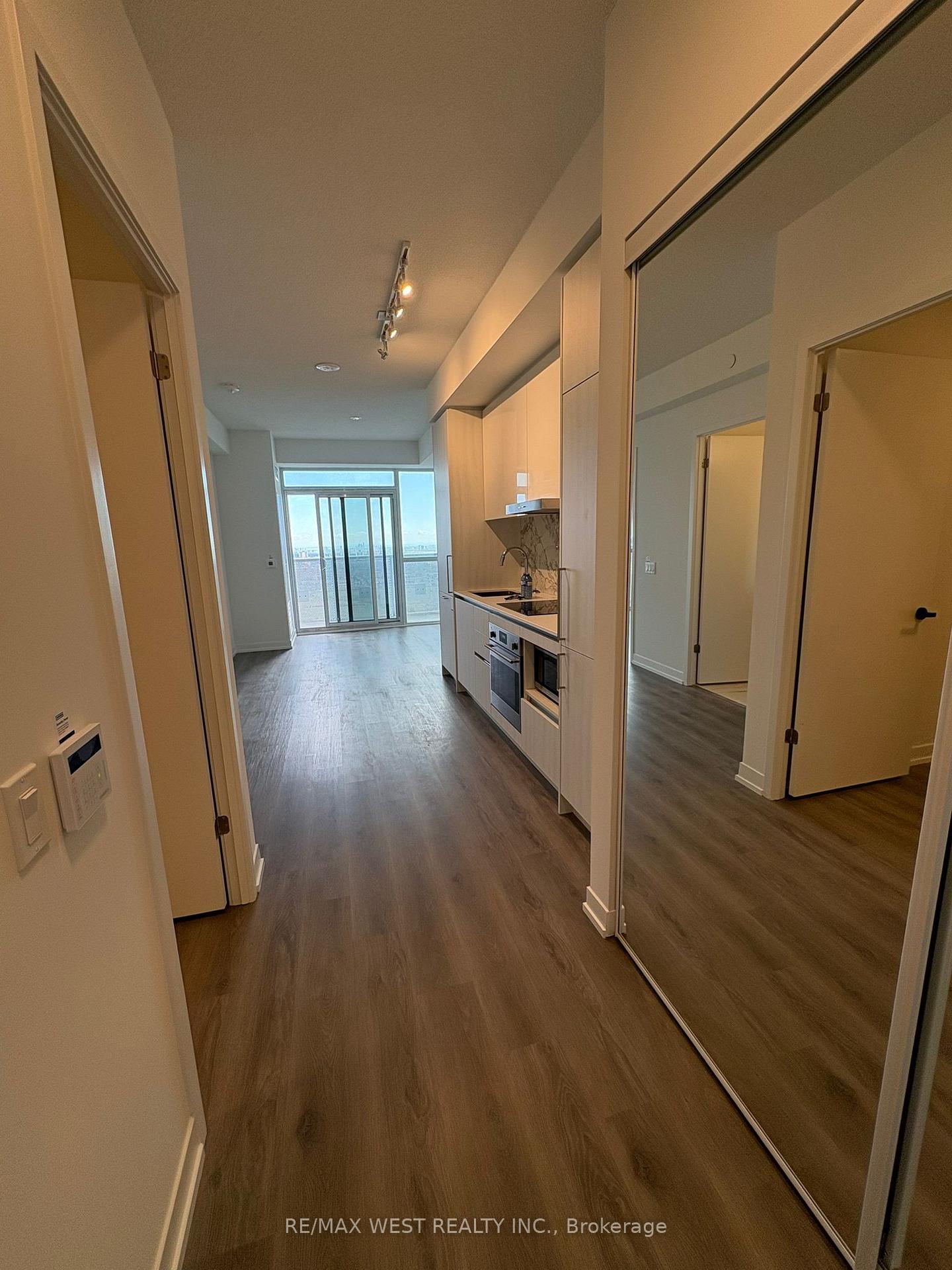 Photo 11 of Unit 4903, 225 Commerce Street, Vaughan, Vaughan Corporate Centre — HOMEH