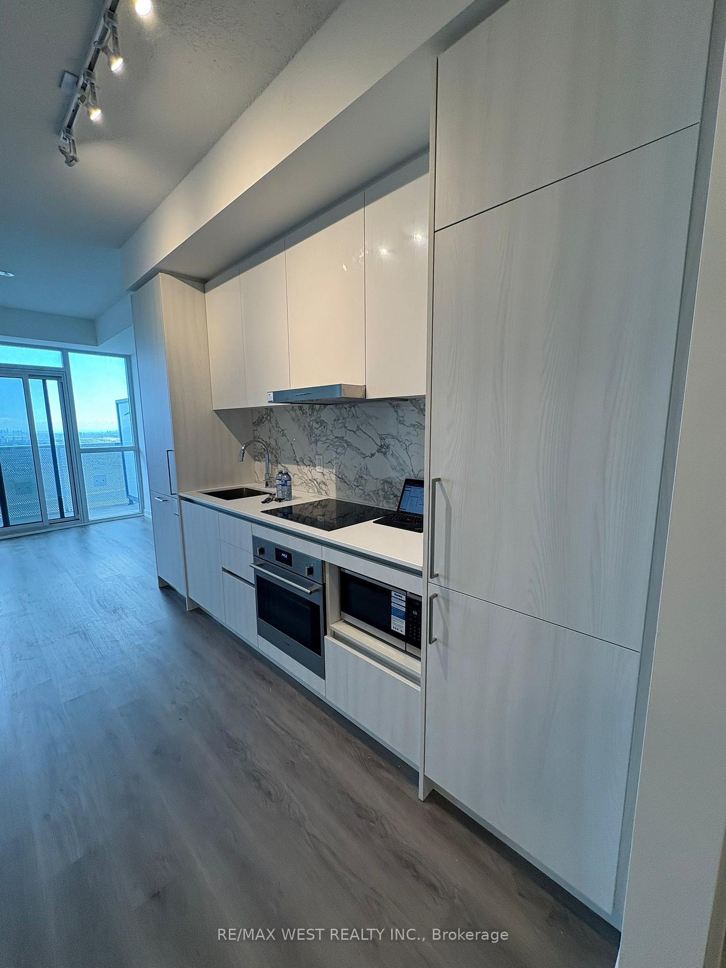 Photo 6 of Unit 4903, 225 Commerce Street, Vaughan, Vaughan Corporate Centre — HOMEH
