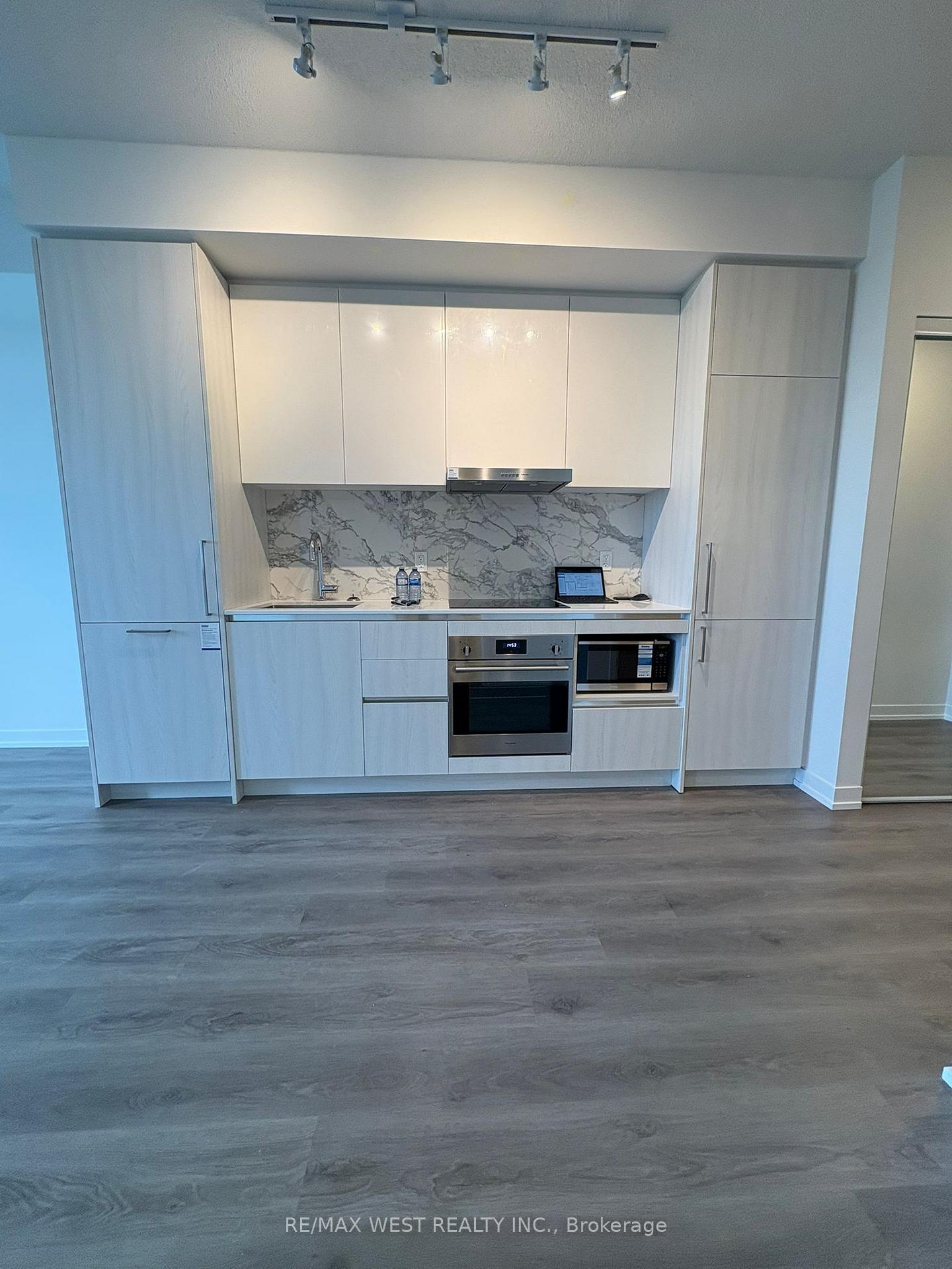 Photo 8 of Unit 4903, 225 Commerce Street, Vaughan, Vaughan Corporate Centre — HOMEH