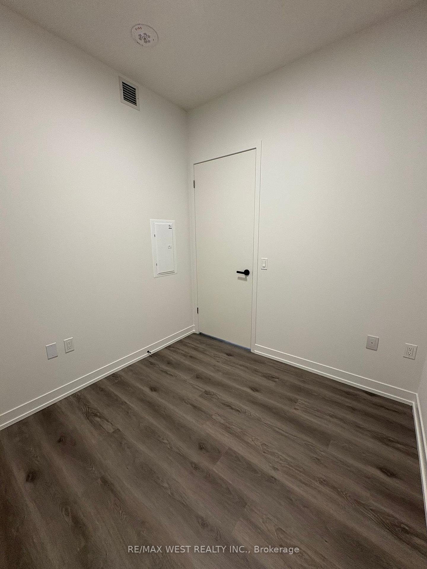 Photo 9 of Unit 4903, 225 Commerce Street, Vaughan, Vaughan Corporate Centre — HOMEH
