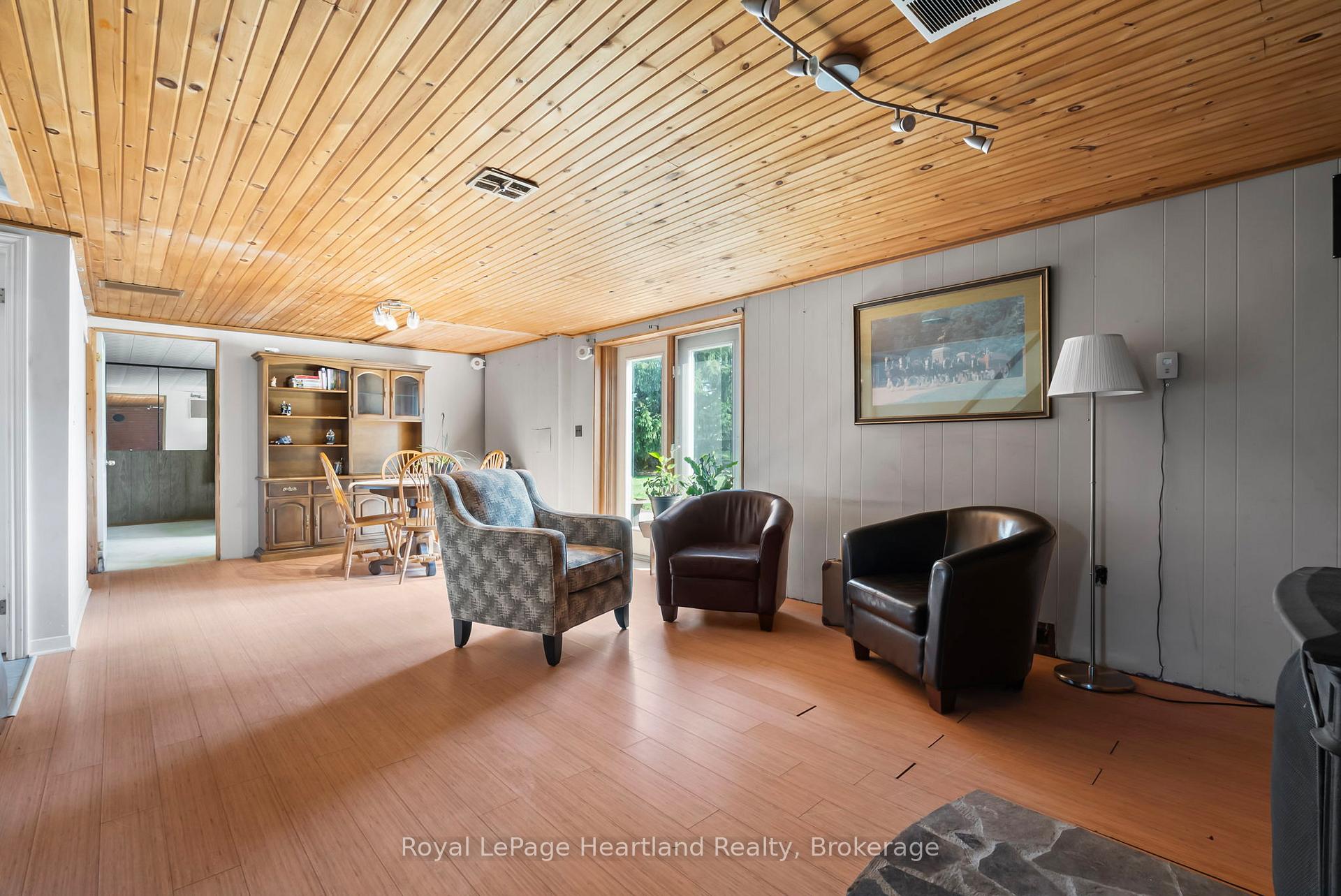 Photo 2 of 8715 Wellington Rd 7, Mapleton, Rural Mapleton — HOMEH