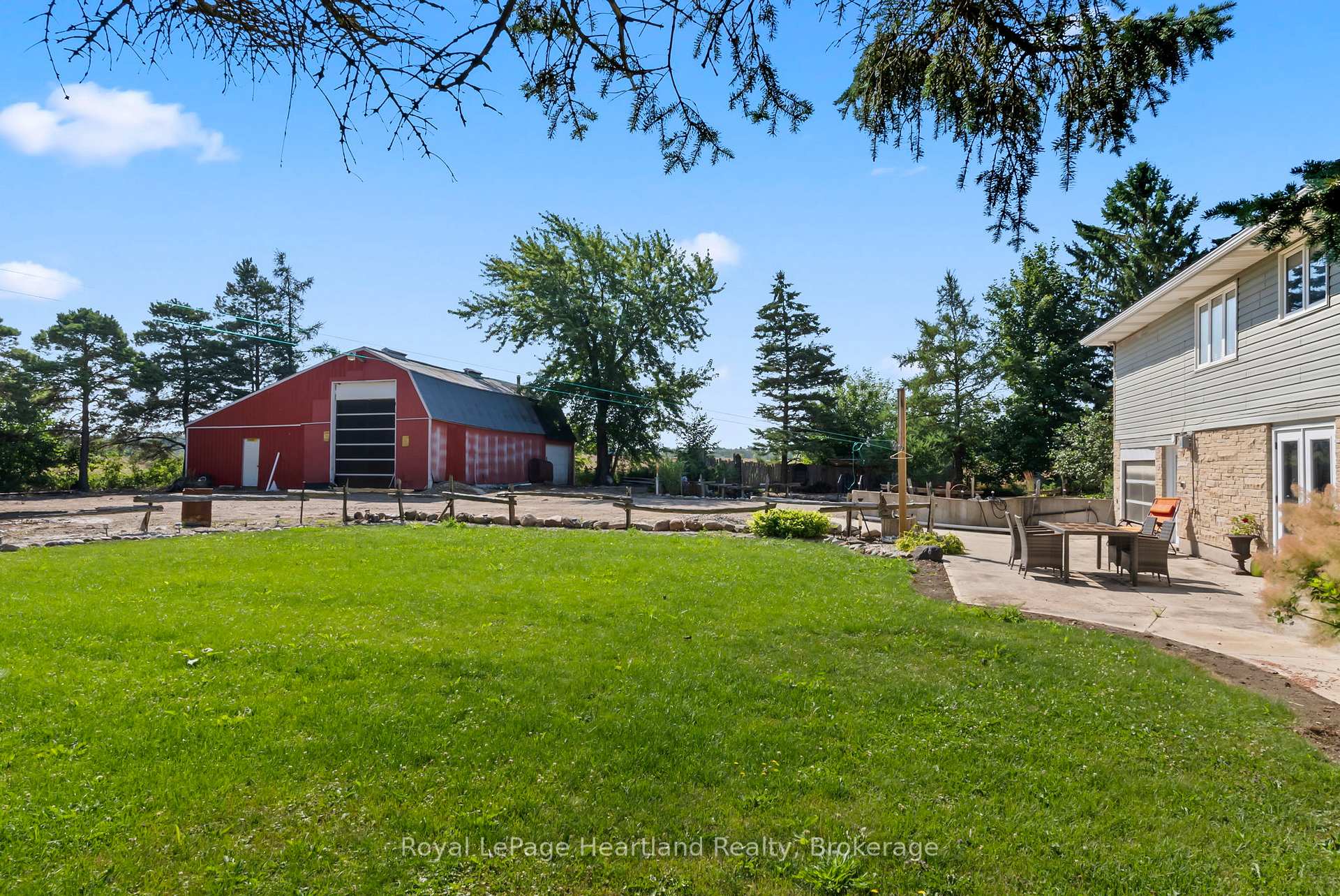 Photo 12 of 8715 Wellington Rd 7, Mapleton, Rural Mapleton — HOMEH