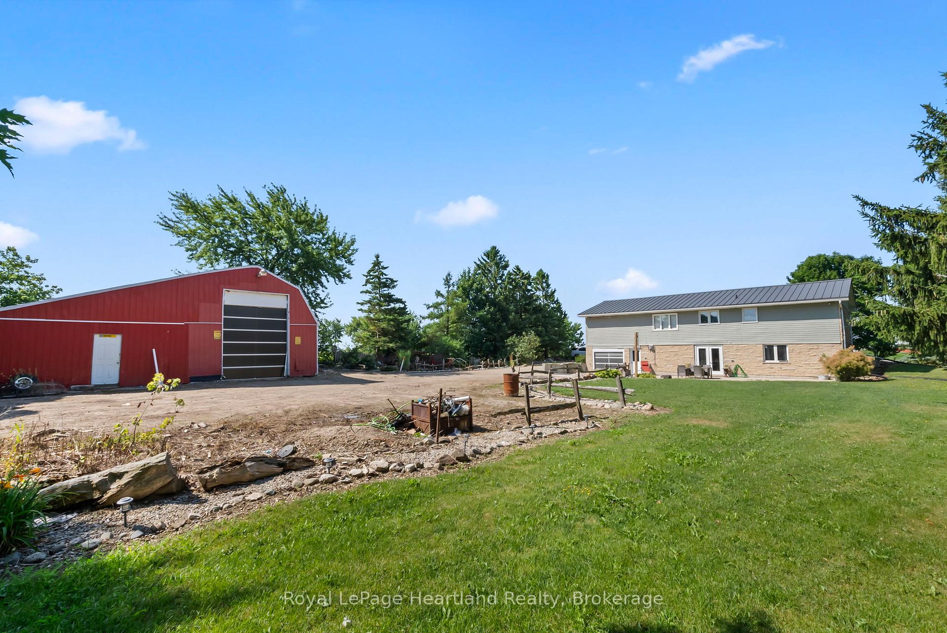Photo 15 of 8715 Wellington Rd 7, Mapleton, Rural Mapleton — HOMEH