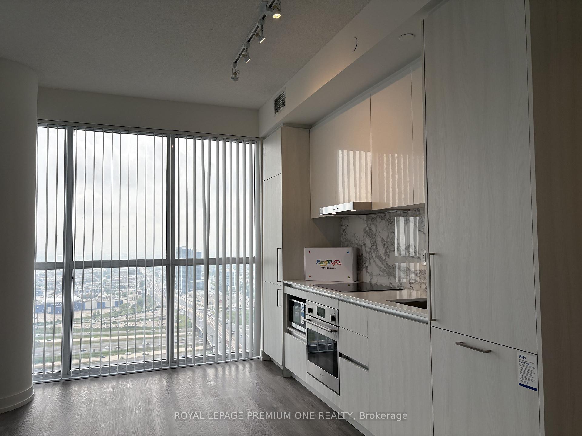 Photo 5 of Unit 4006, 225 Commerce Street, Vaughan, Vaughan Corporate Centre — HOMEH