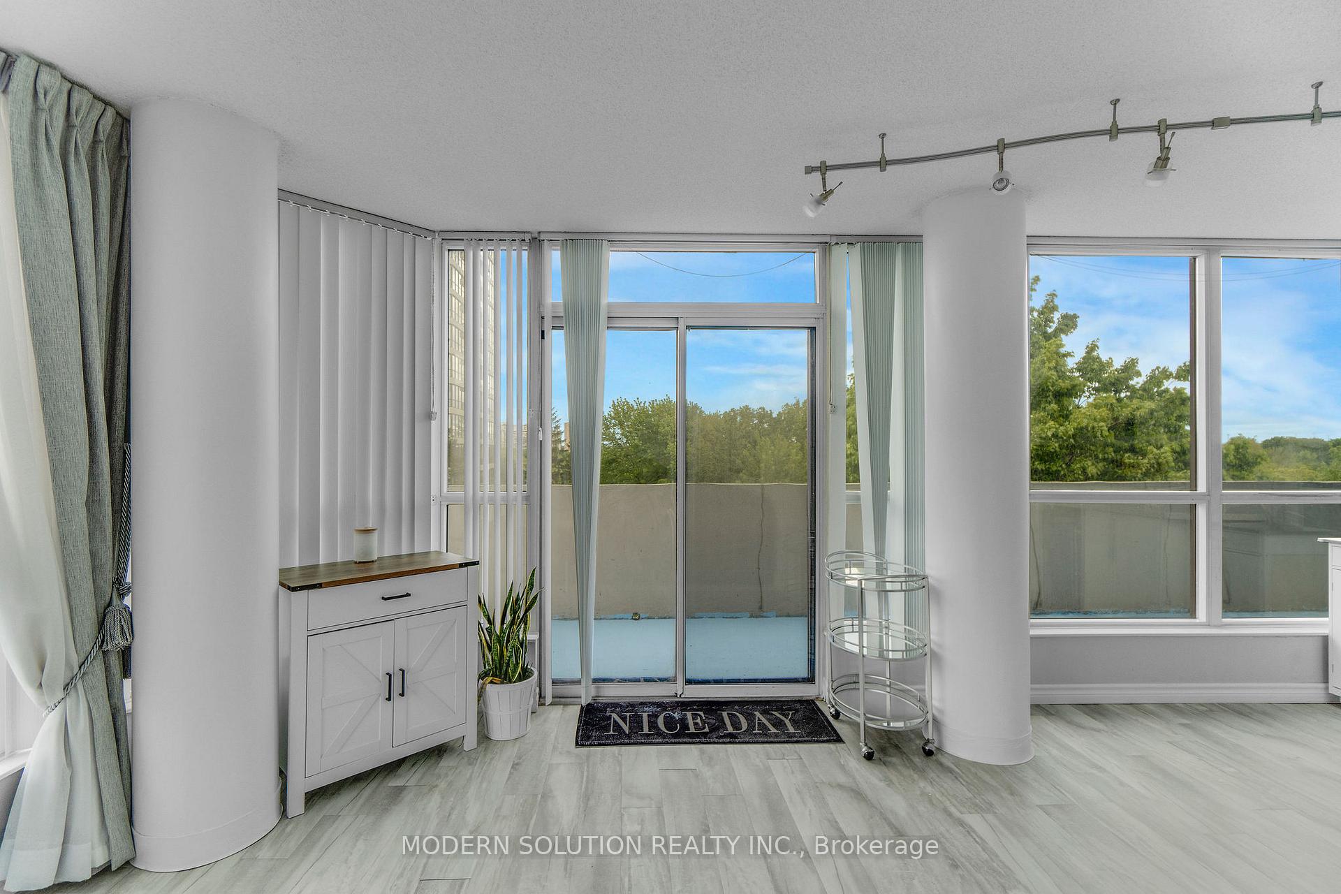 Photo 9 of Unit 312, 3 Rowntree Road, Etobicoke, Mount Olive-Silverstone-Jamestown — HOMEH