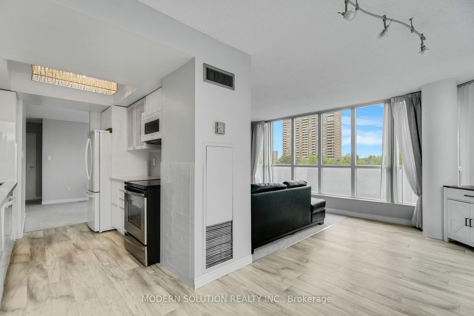 Photo 7 of Unit 312, 3 Rowntree Road, Etobicoke, Mount Olive-Silverstone-Jamestown — HOMEH