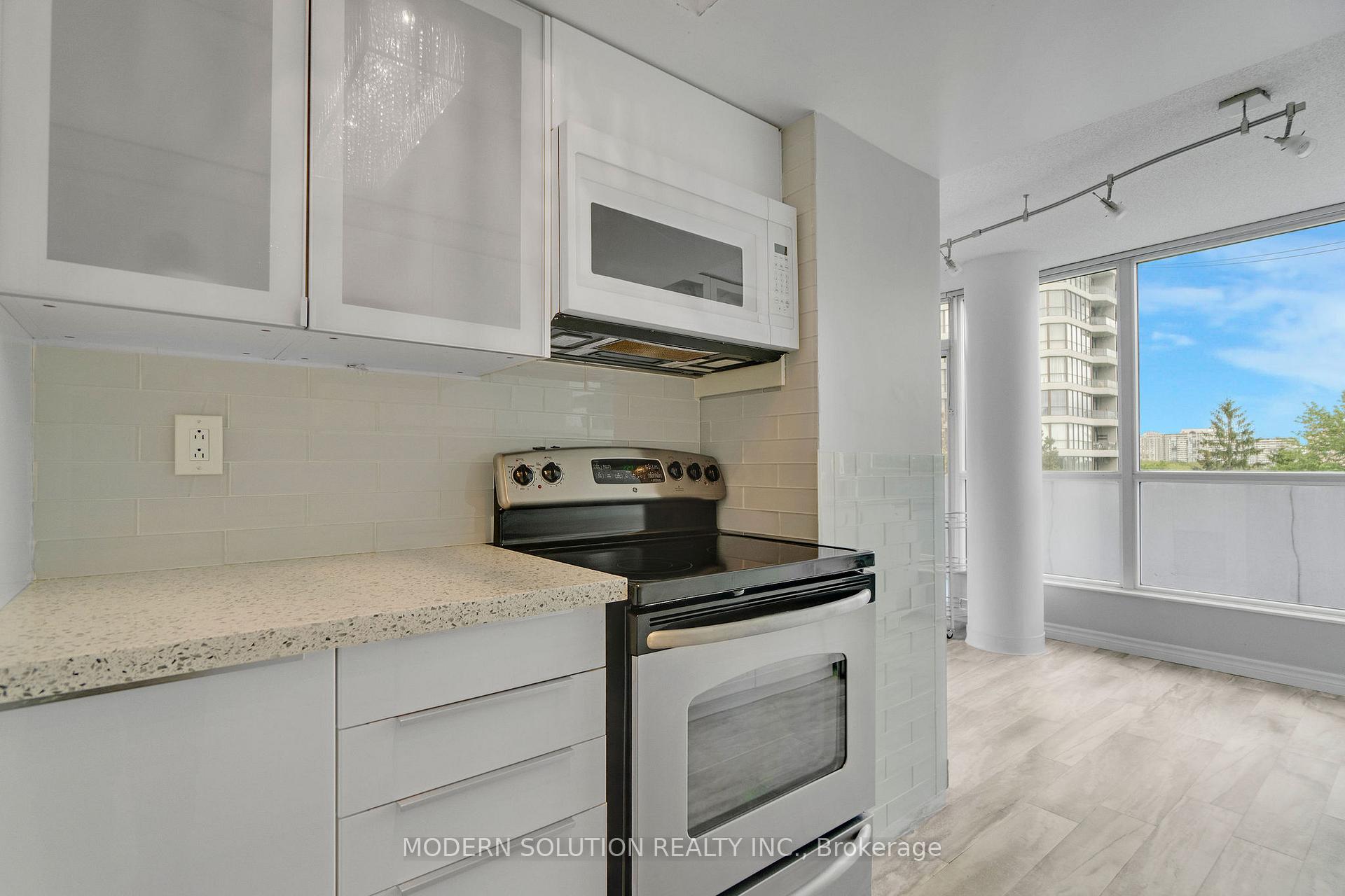 Photo 12 of Unit 312, 3 Rowntree Road, Etobicoke, Mount Olive-Silverstone-Jamestown — HOMEH