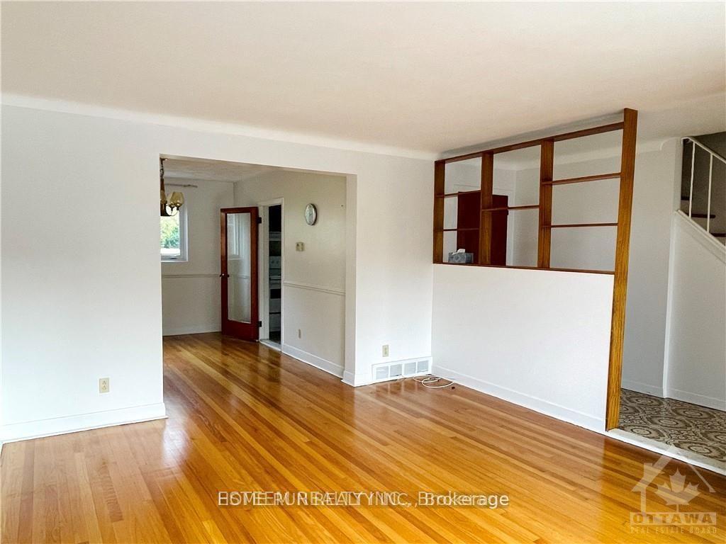 Photo 4 of 825 A Maitland Avenue, Ottawa, McKellar Heights — HOMEH
