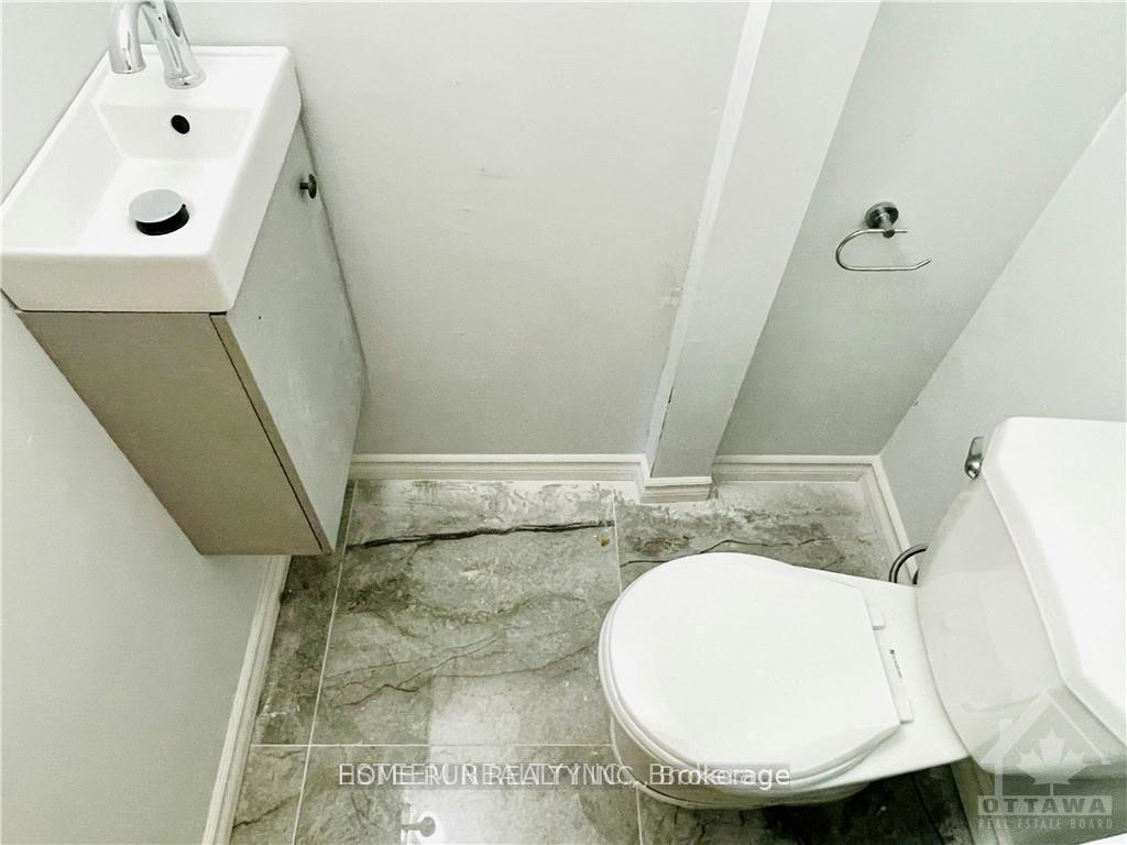Photo 14 of 825 A Maitland Avenue, Ottawa, McKellar Heights — HOMEH