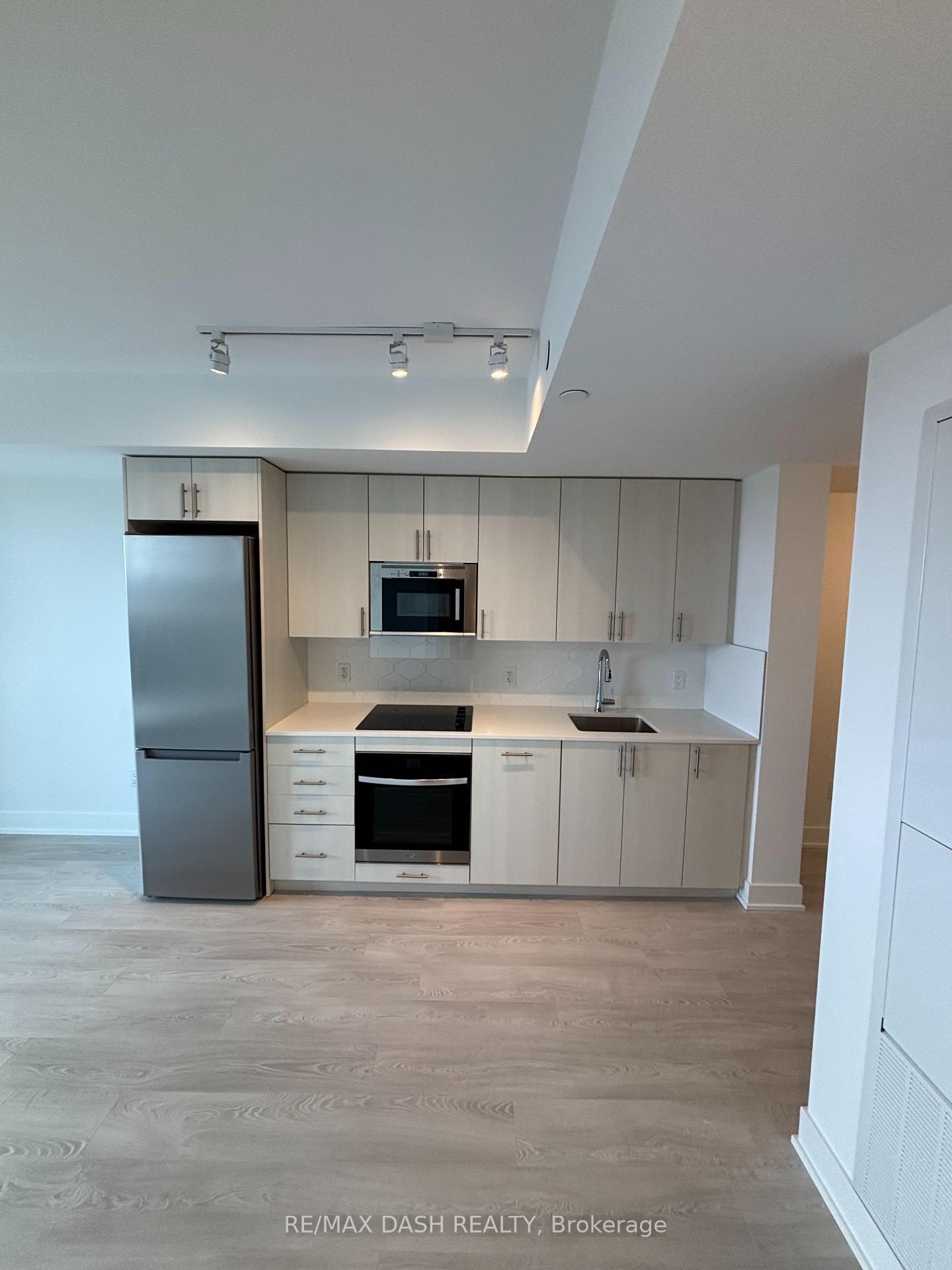 Photo 3 of Unit 422, 2425 Simcoe Street N, Oshawa, Windfields — HOMEH