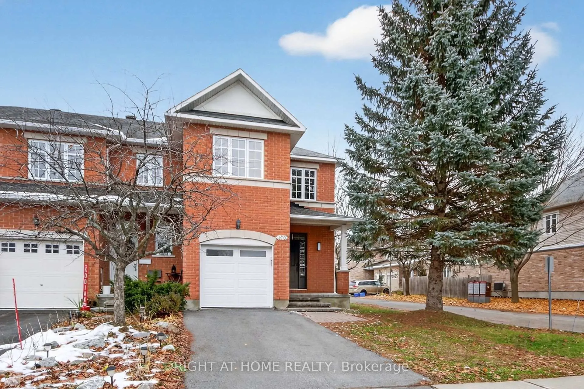 Photo 2 of 302 Goldridge Drive, Ottawa, Kanata - Kanata Lakes/Heritage Hills — HOMEH
