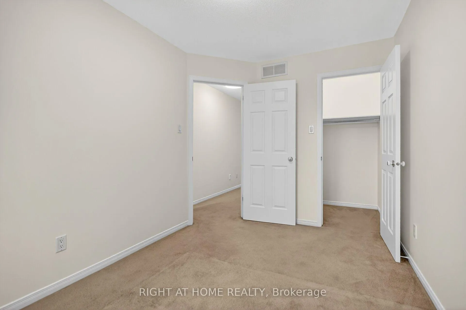Photo 20 of 302 Goldridge Drive, Ottawa, Kanata - Kanata Lakes/Heritage Hills — HOMEH