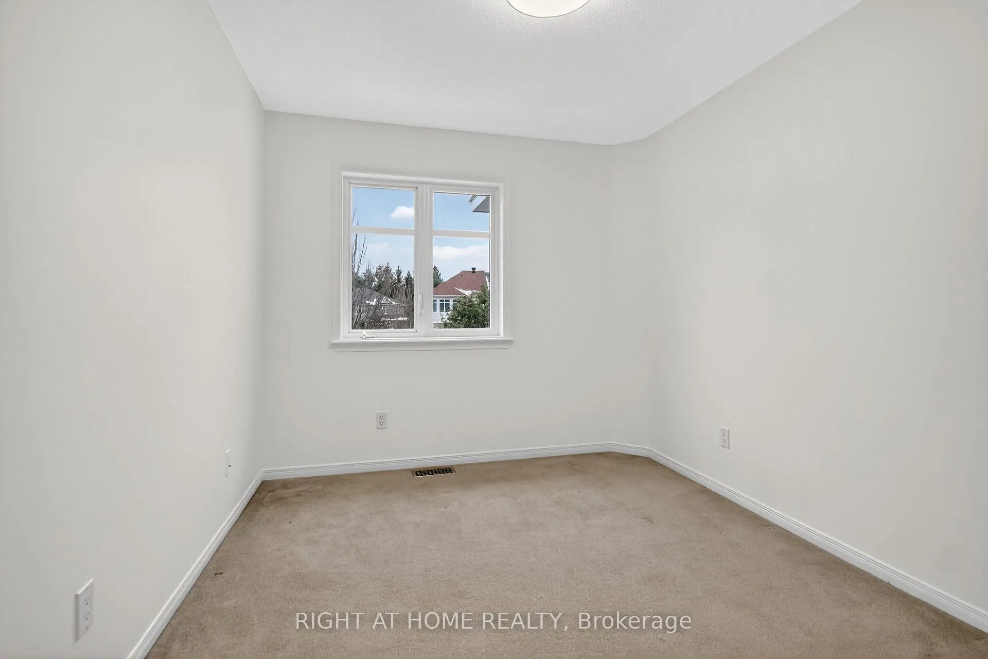 Photo 21 of 302 Goldridge Drive, Ottawa, Kanata - Kanata Lakes/Heritage Hills — HOMEH