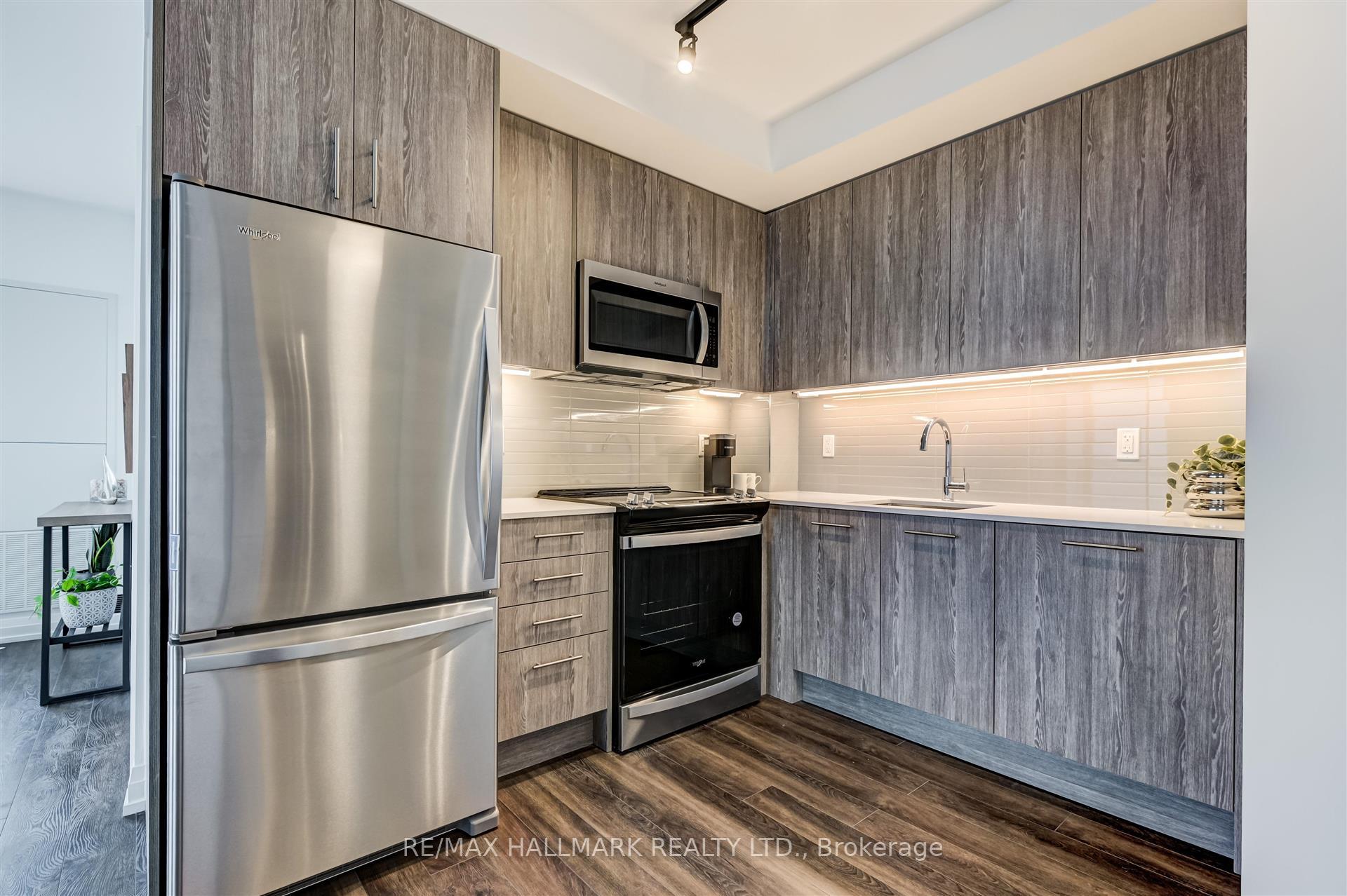 Photo 2 of Unit 2701, 286 Main Street, Toronto, East End-Danforth — HOMEH