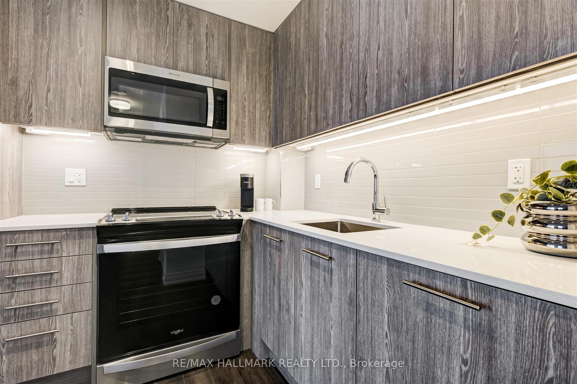 Photo 5 of Unit 2701, 286 Main Street, Toronto, East End-Danforth — HOMEH