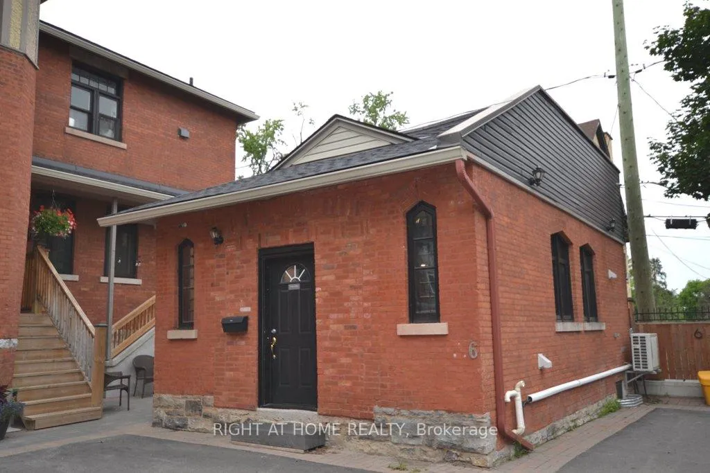 Front of Unit 6, 17 Marlborough Avenue