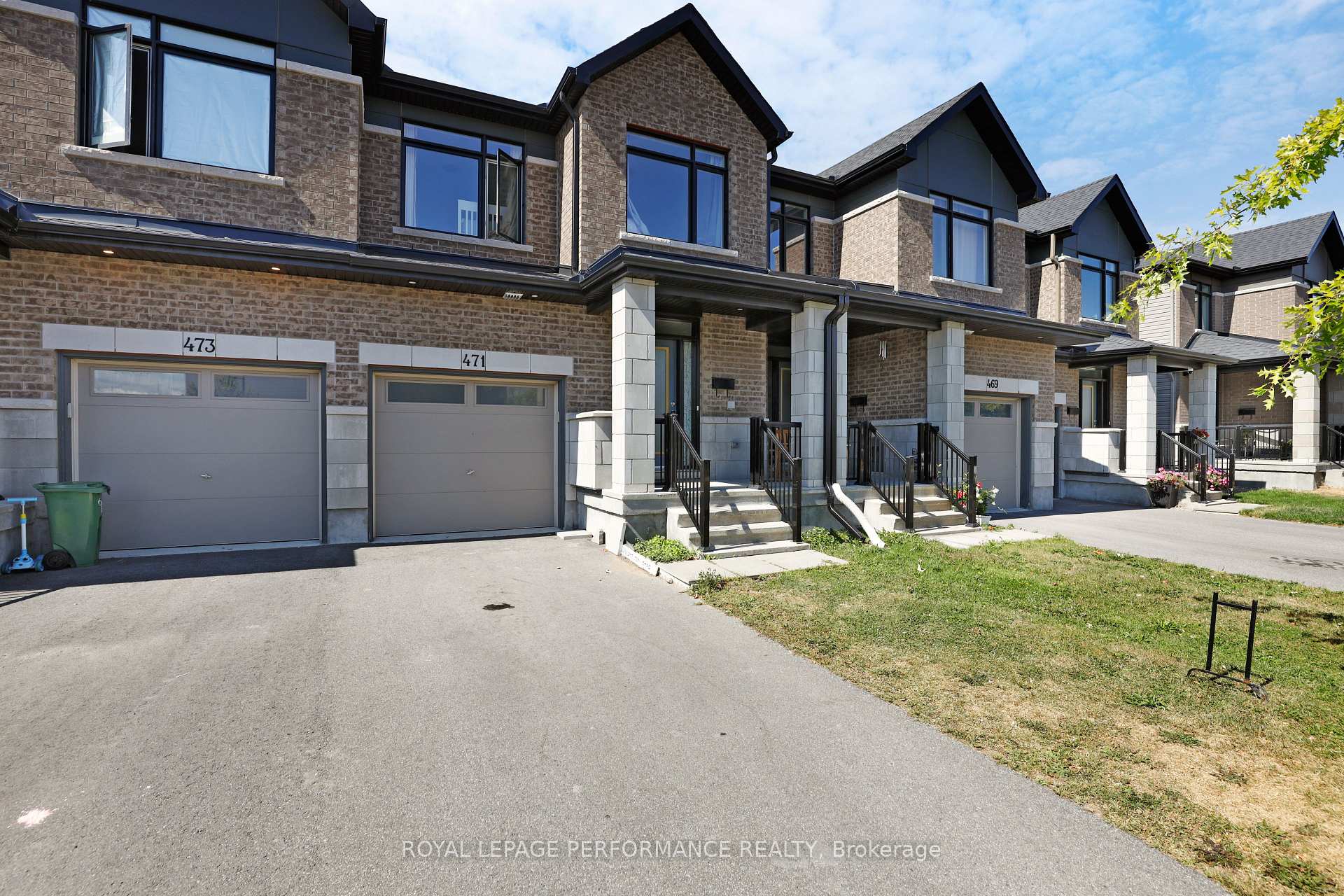 Photo 2 of 471 Fernside Street, Ottawa, Leitrim — HOMEH