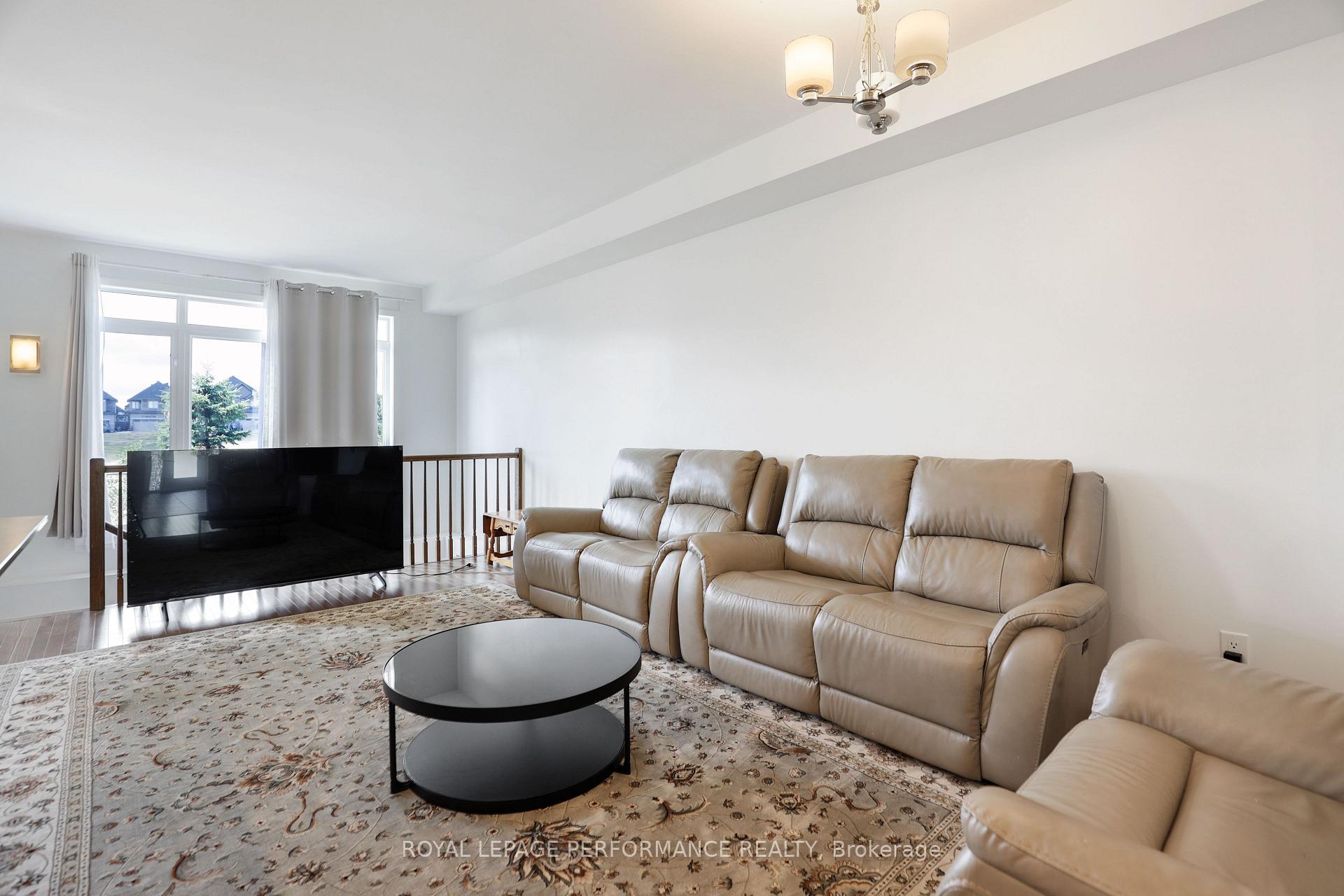 Photo 10 of 471 Fernside Street, Ottawa, Leitrim — HOMEH