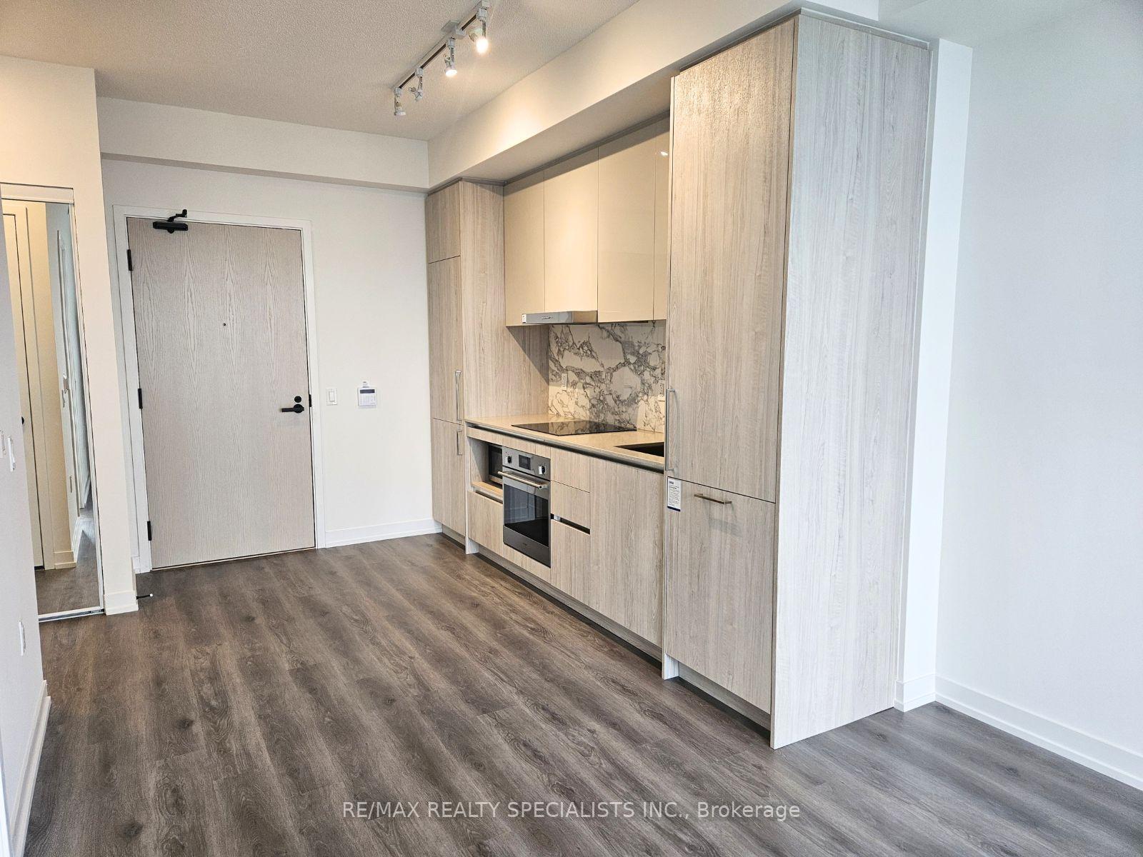 Photo 2 of Unit 4211, 225 Commerce Street, Vaughan, Vaughan Corporate Centre — HOMEH