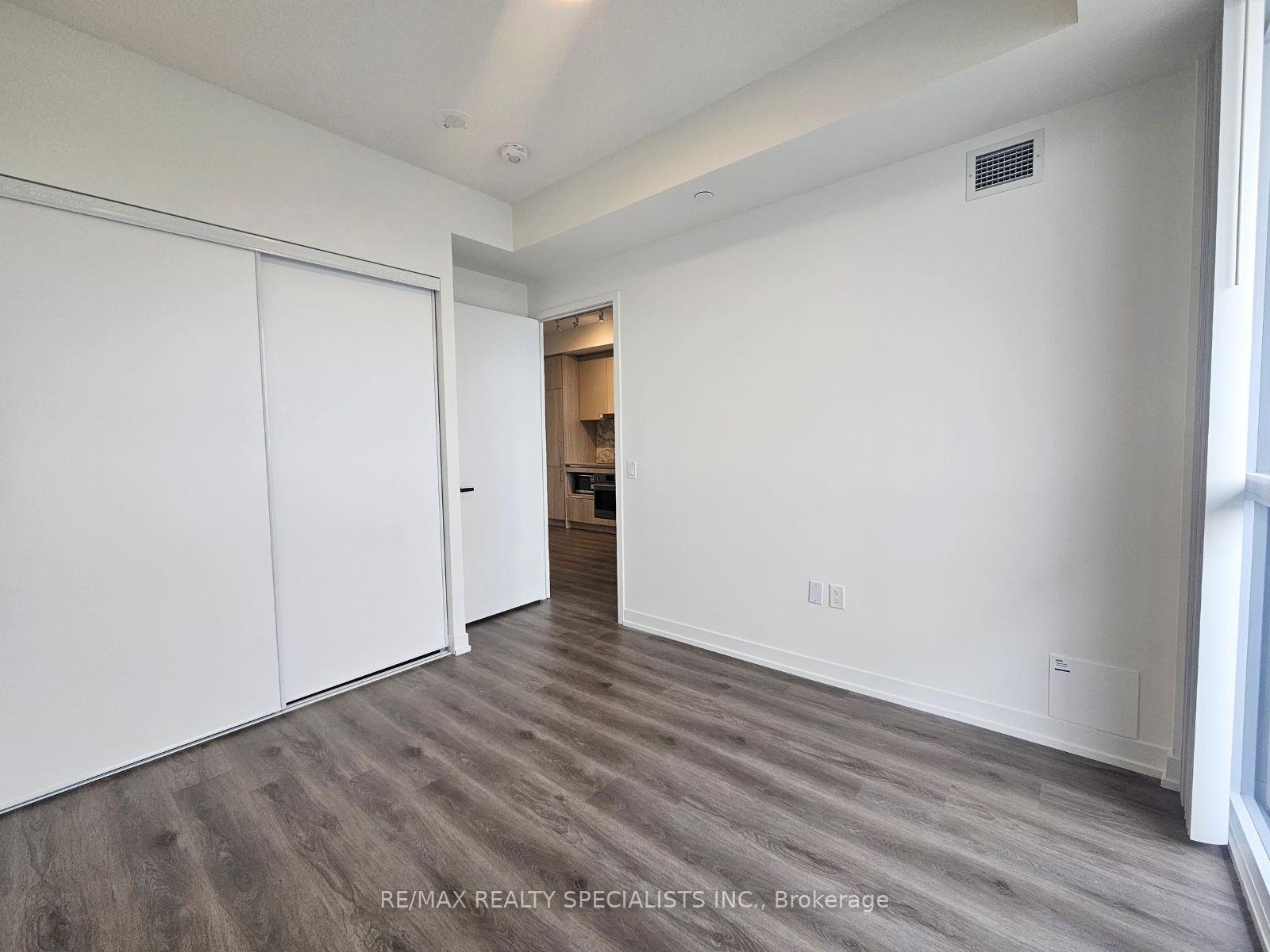 Photo 6 of Unit 4211, 225 Commerce Street, Vaughan, Vaughan Corporate Centre — HOMEH