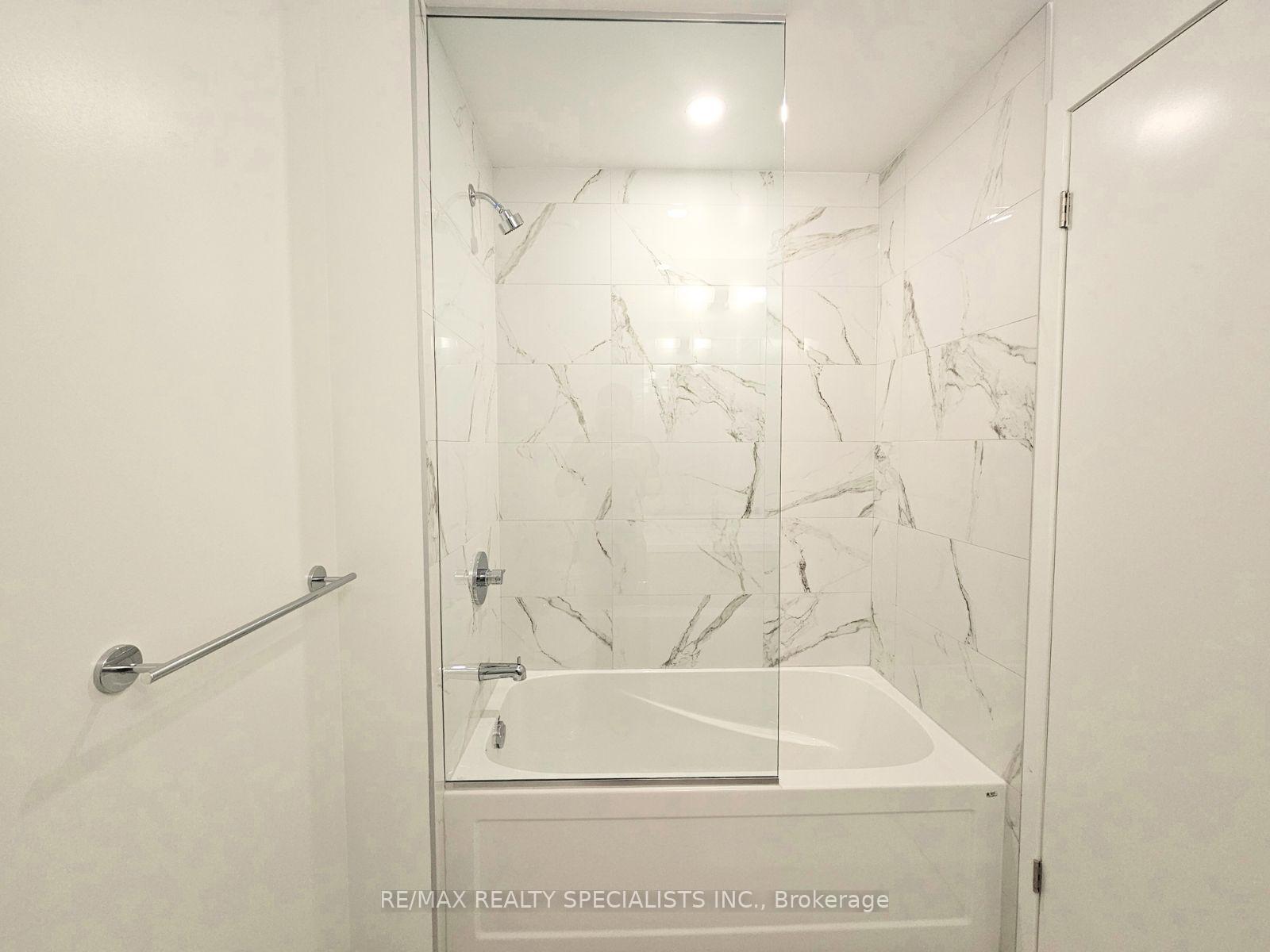 Photo 7 of Unit 4211, 225 Commerce Street, Vaughan, Vaughan Corporate Centre — HOMEH