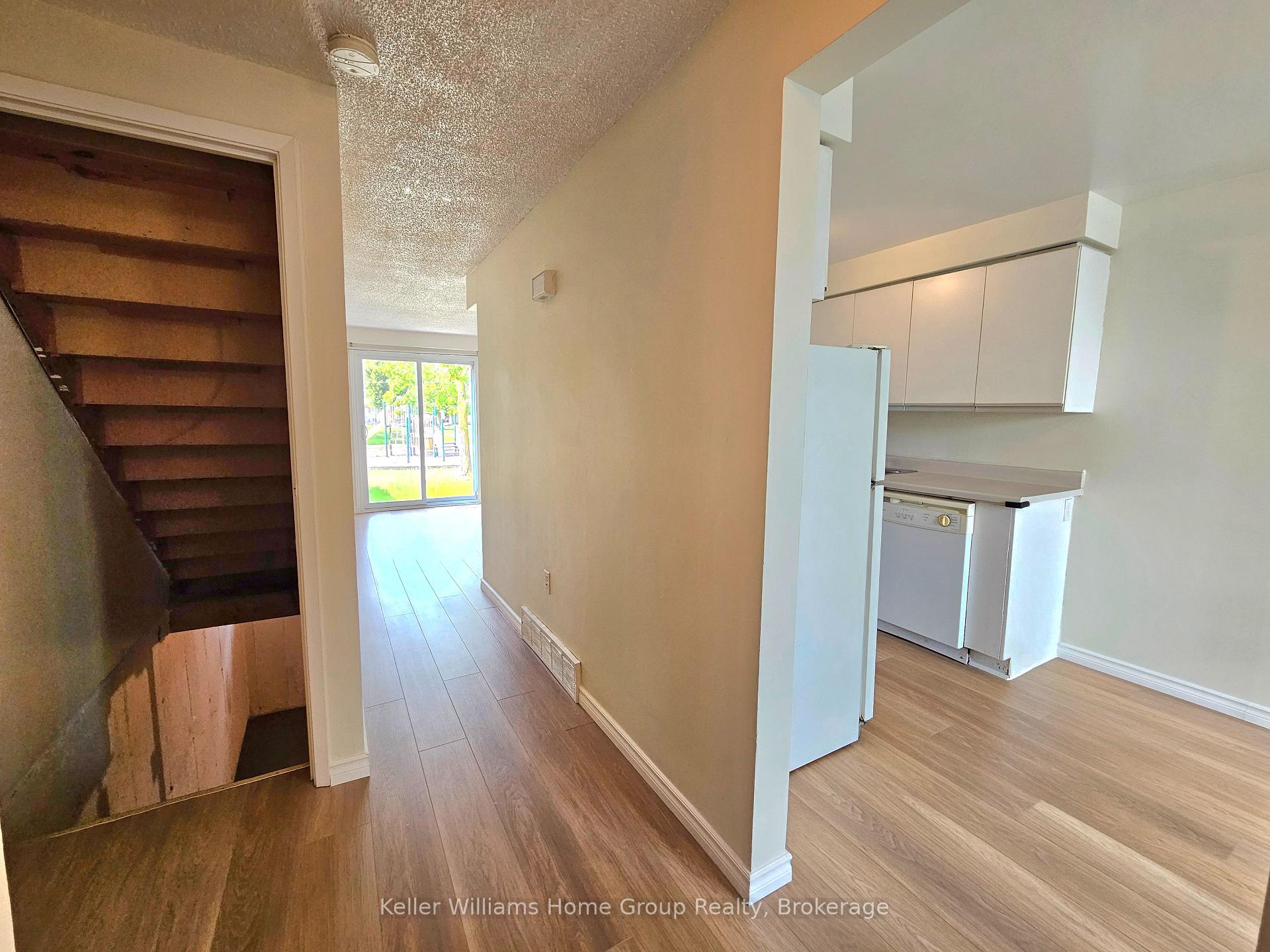 Photo 3 of Unit 16, 40 Imperial Road, Guelph, Willow West/Sugarbush/West Acres — HOMEH