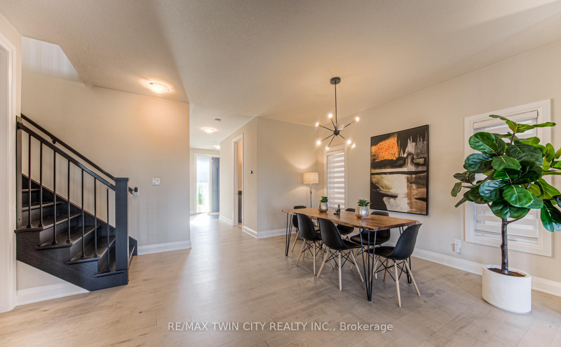 Photo 7 of 904 Thomas Pedder Court, Kitchener — HOMEH