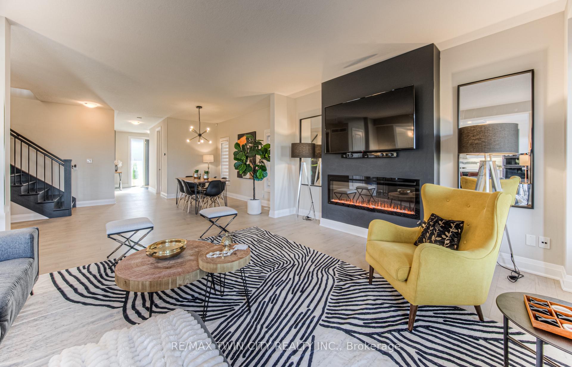 Photo 10 of 904 Thomas Pedder Court, Kitchener — HOMEH