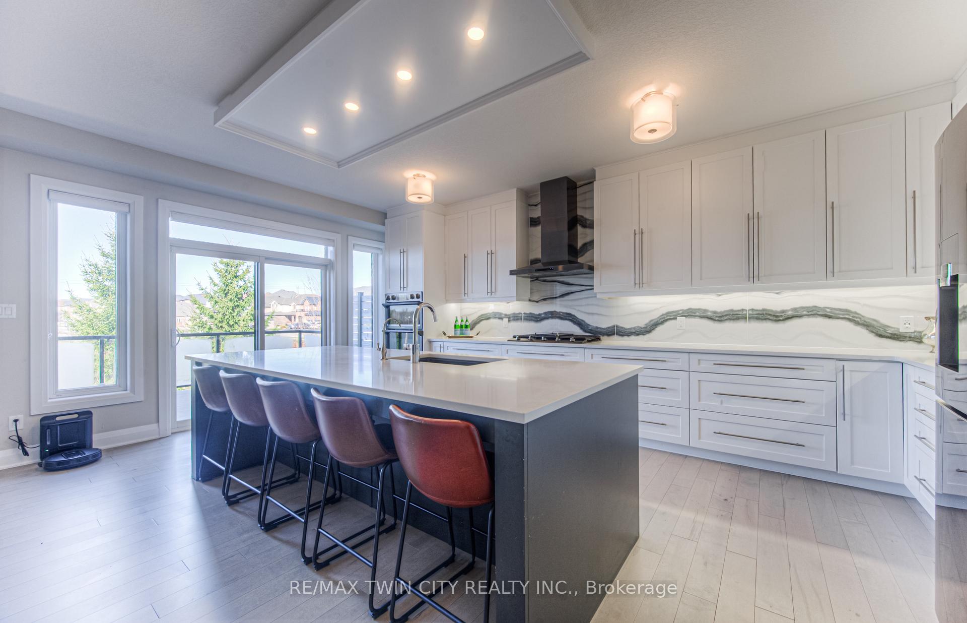 Photo 12 of 904 Thomas Pedder Court, Kitchener — HOMEH