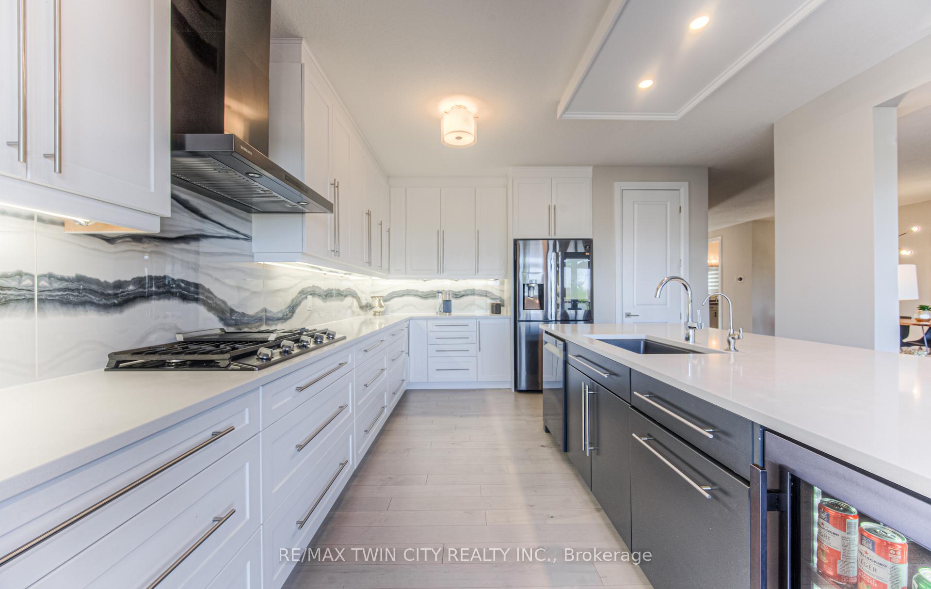 Photo 13 of 904 Thomas Pedder Court, Kitchener — HOMEH