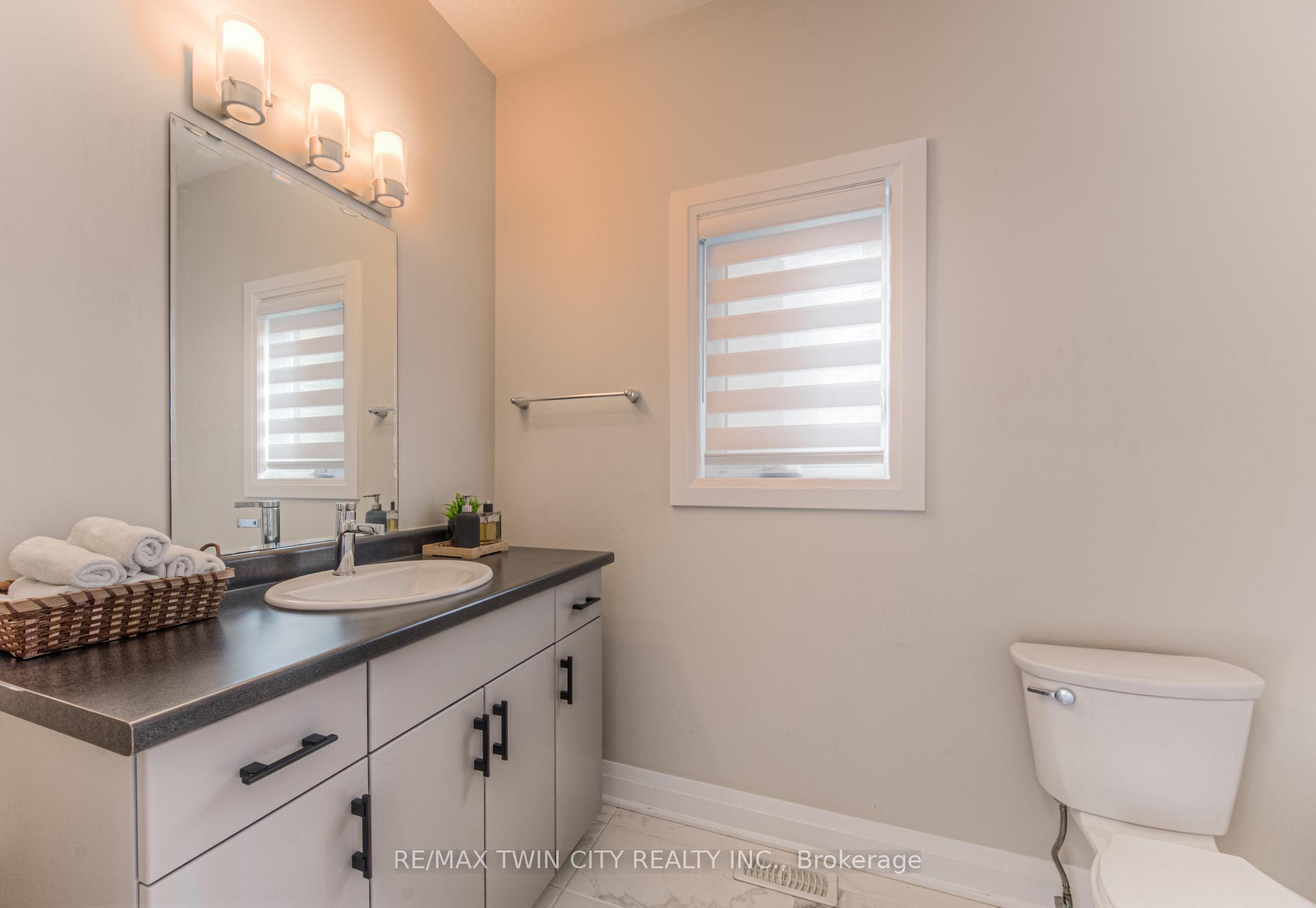Photo 17 of 904 Thomas Pedder Court, Kitchener — HOMEH