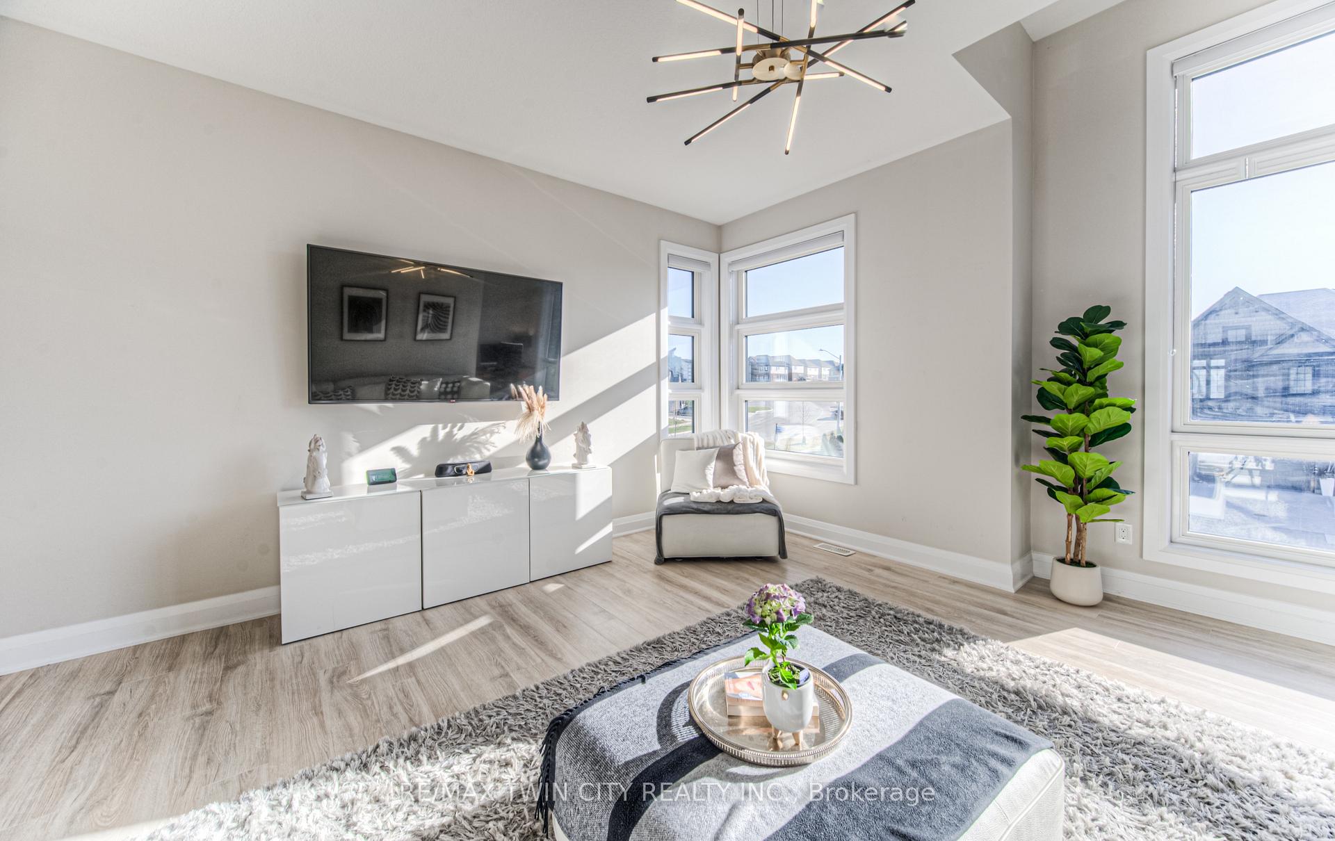 Photo 19 of 904 Thomas Pedder Court, Kitchener — HOMEH