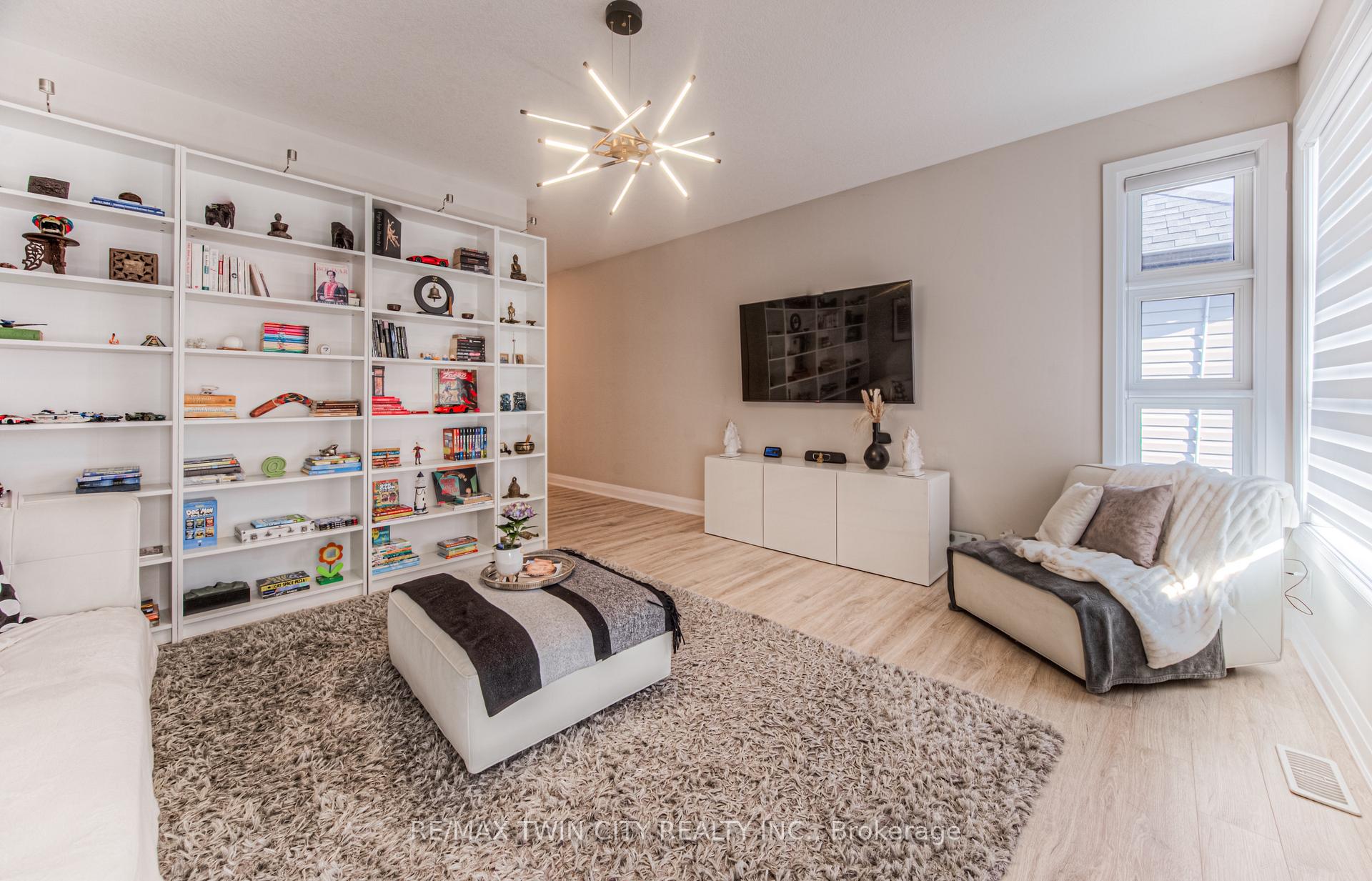Photo 21 of 904 Thomas Pedder Court, Kitchener — HOMEH