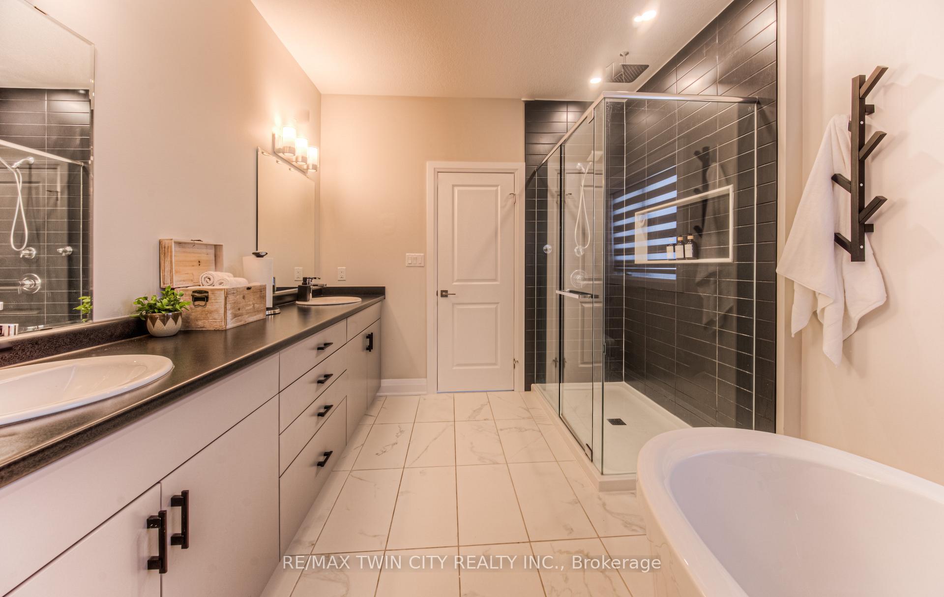 Photo 25 of 904 Thomas Pedder Court, Kitchener — HOMEH