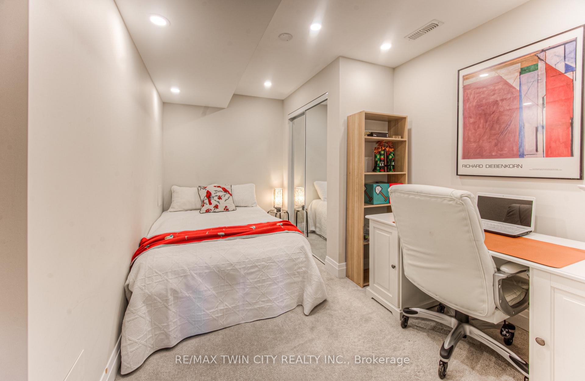 Photo 32 of 904 Thomas Pedder Court, Kitchener — HOMEH