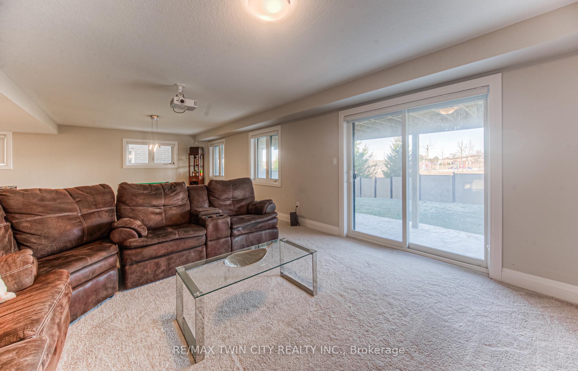Photo 37 of 904 Thomas Pedder Court, Kitchener — HOMEH