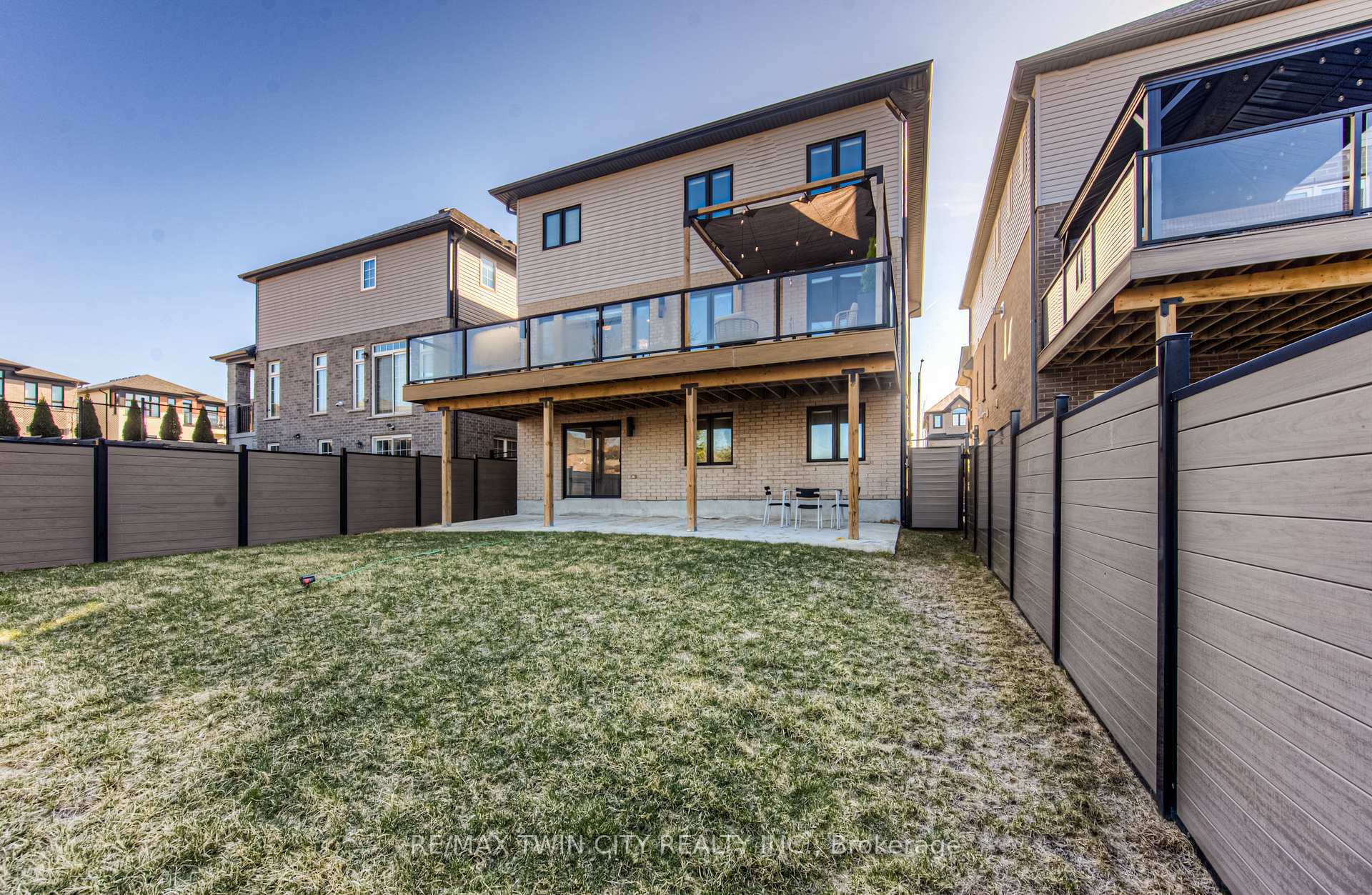 Photo 38 of 904 Thomas Pedder Court, Kitchener — HOMEH