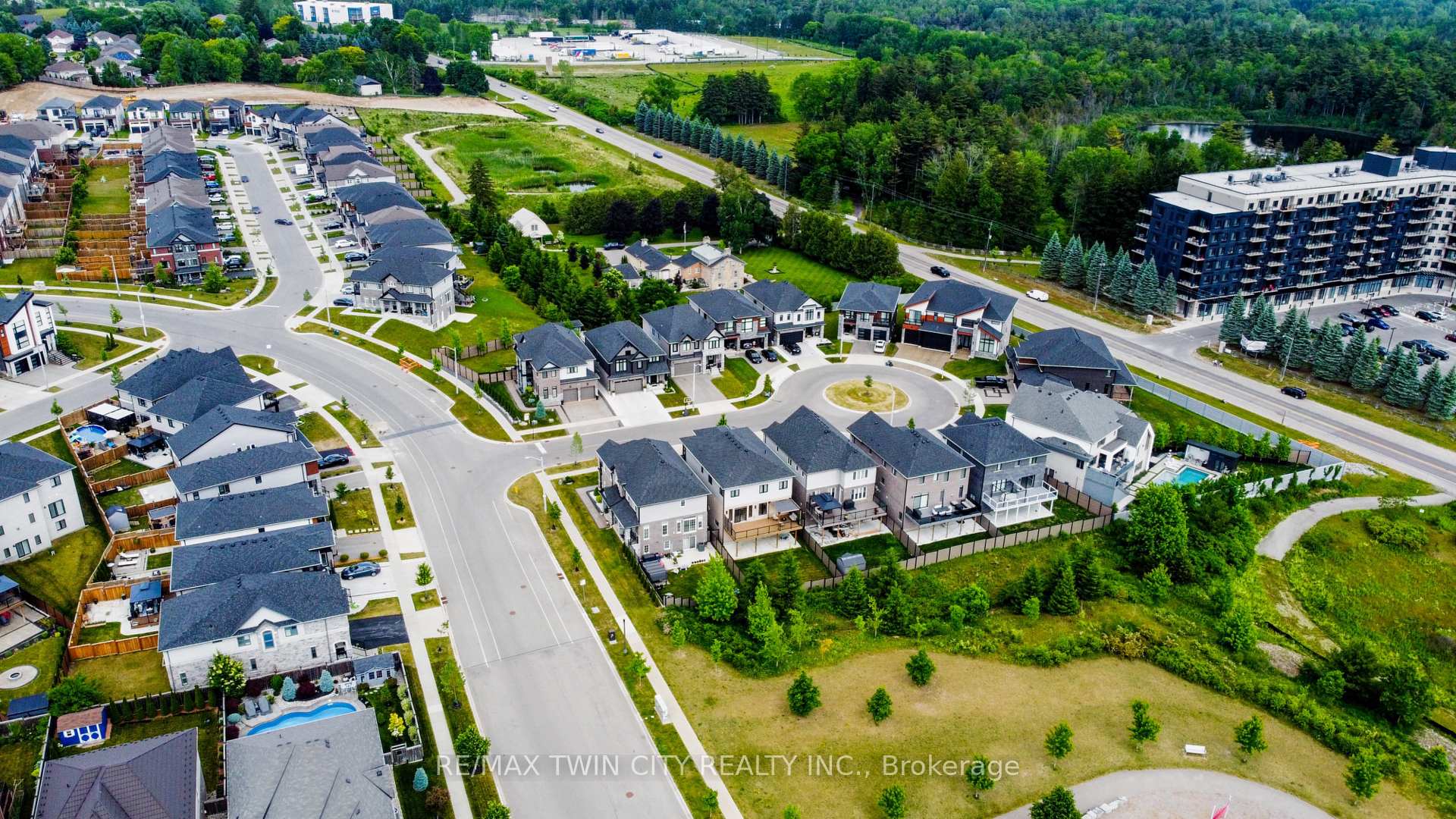 Photo 41 of 904 Thomas Pedder Court, Kitchener — HOMEH
