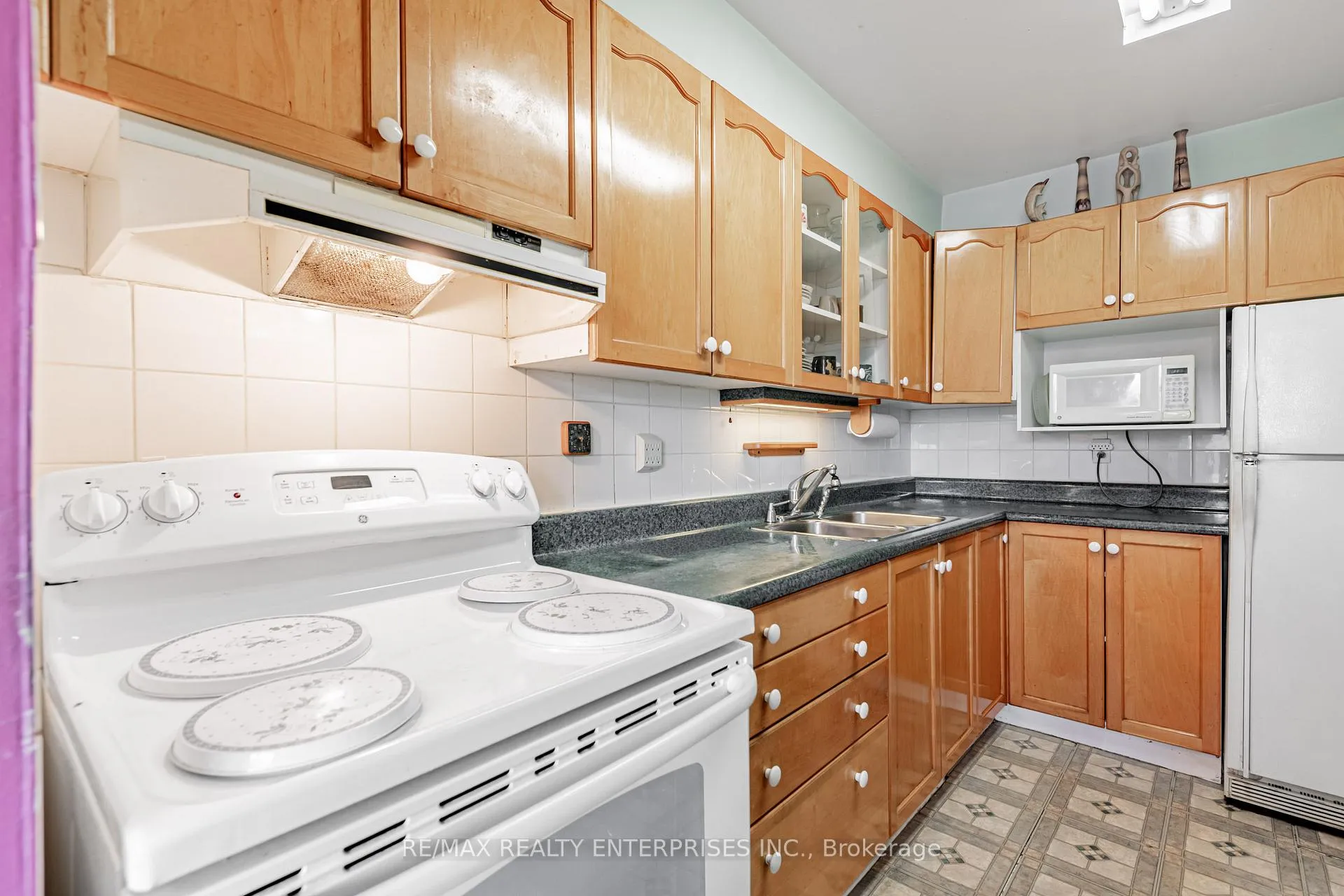 Photo 9 of Unit 308, 1 Massey Square, Toronto, Crescent Town — HOMEH