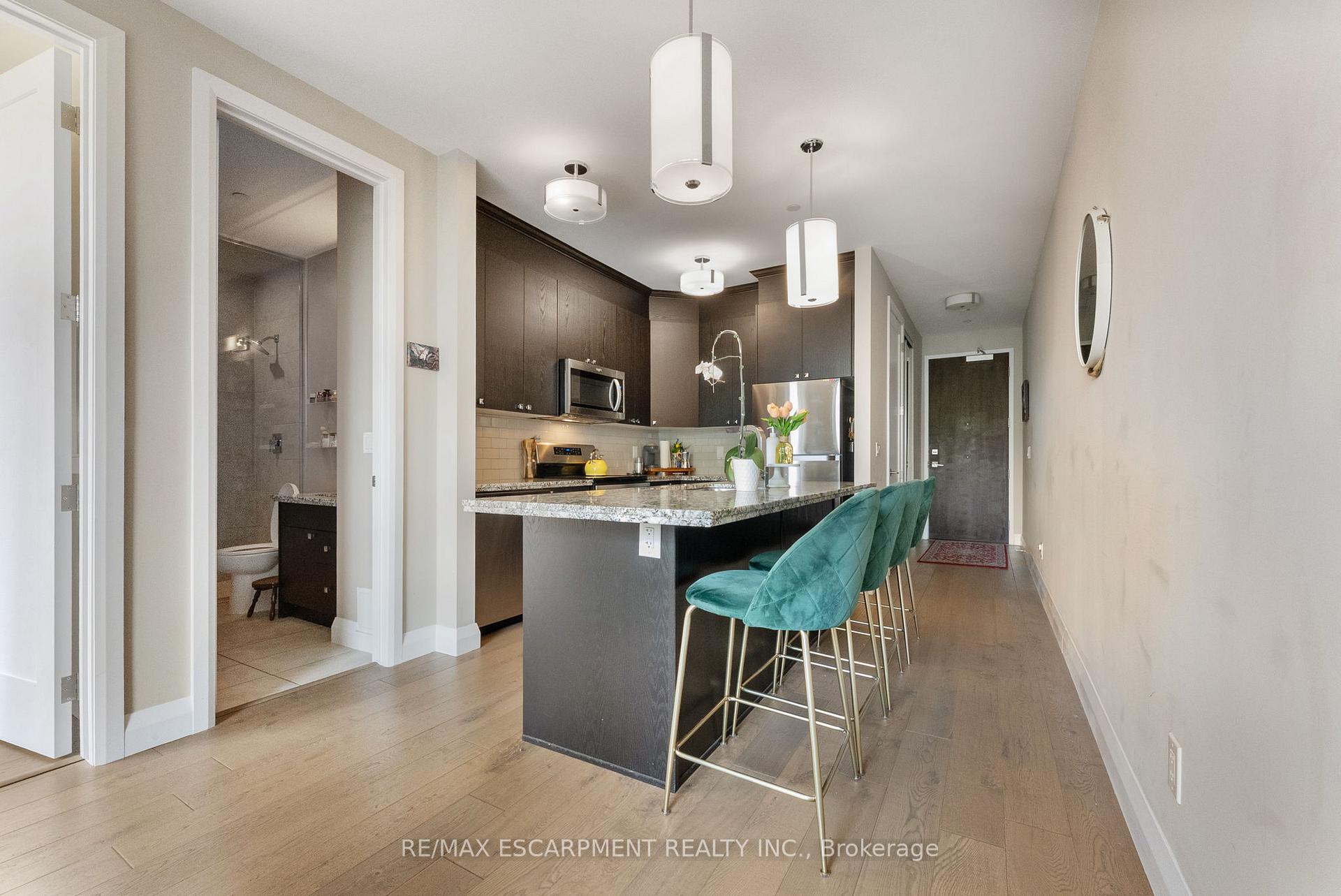 Photo 4 of Unit 502, 101 Locke Street S, Hamilton, Kirkendall — HOMEH