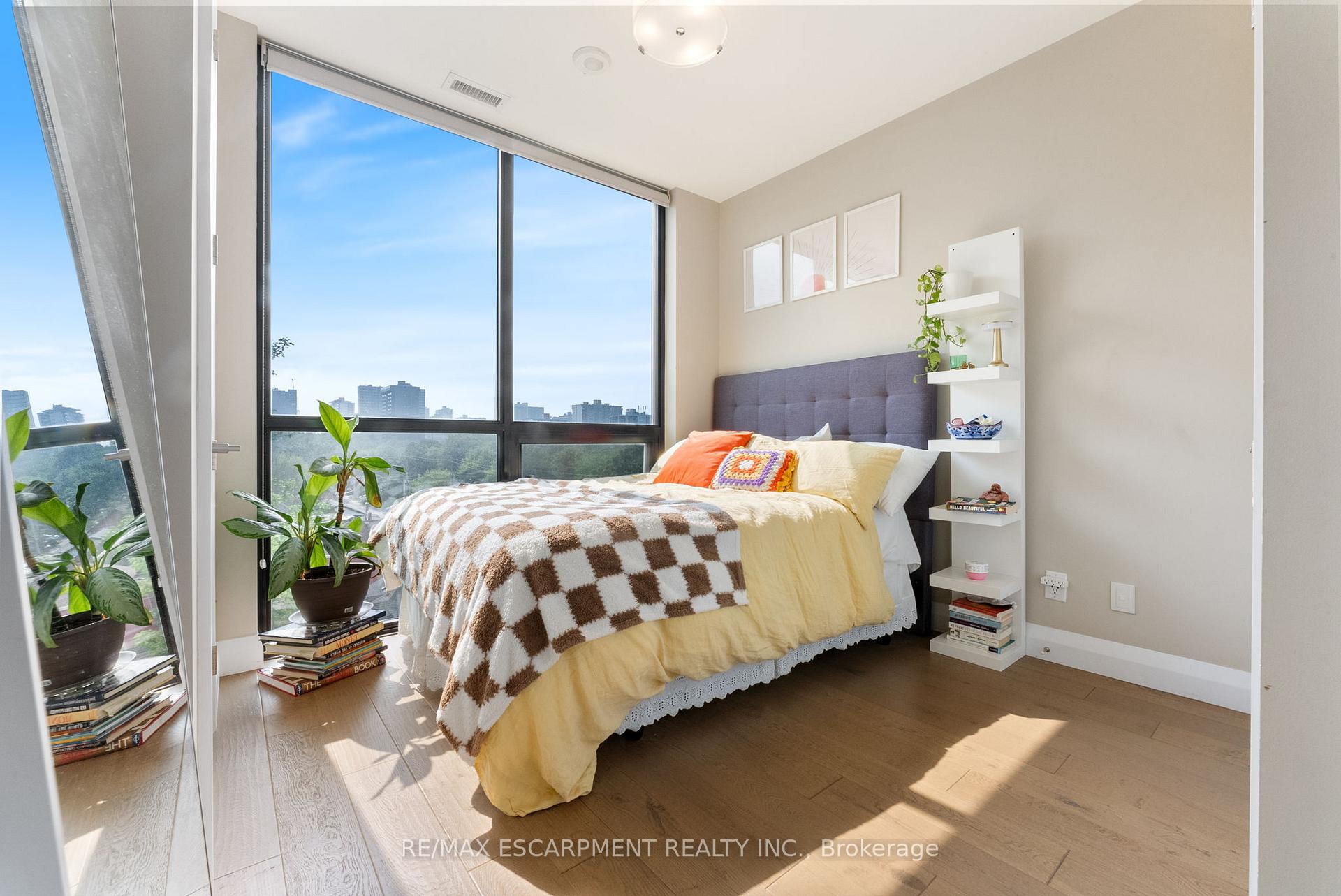 Photo 5 of Unit 502, 101 Locke Street S, Hamilton, Kirkendall — HOMEH